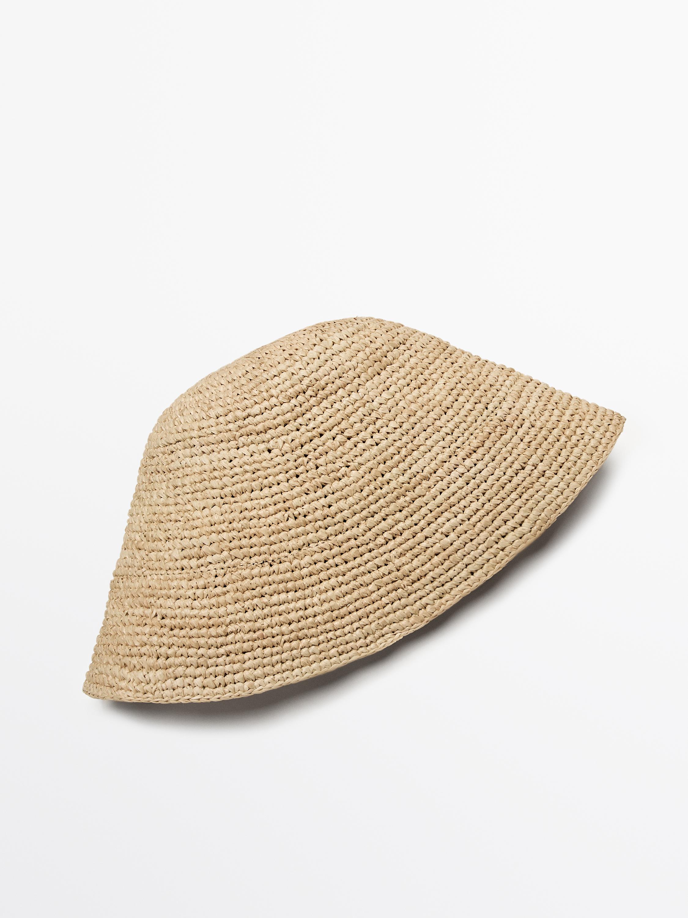 Small 100% raffia bucket hat — CREAM