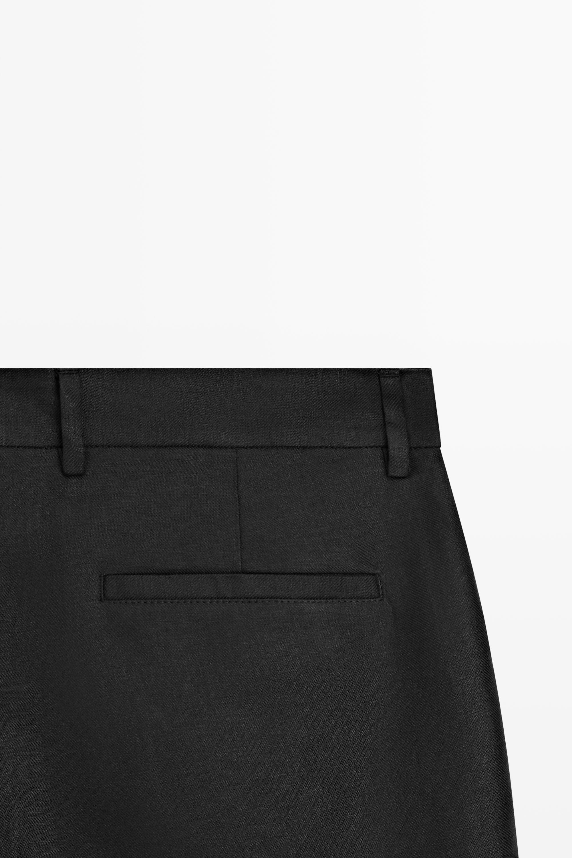 Linen Bermuda shorts with darts — BLACK