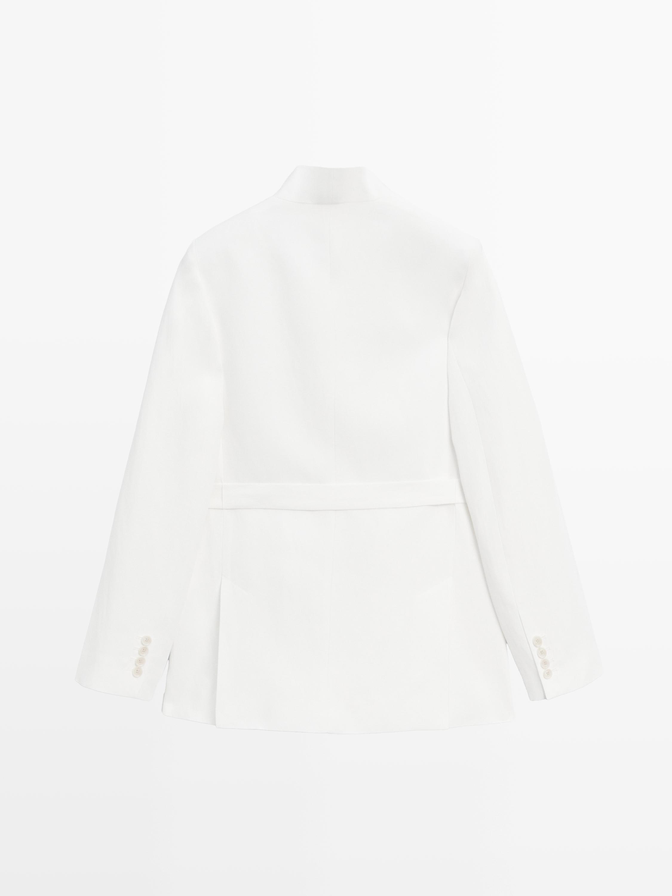 Veste de tailleur à col roulé