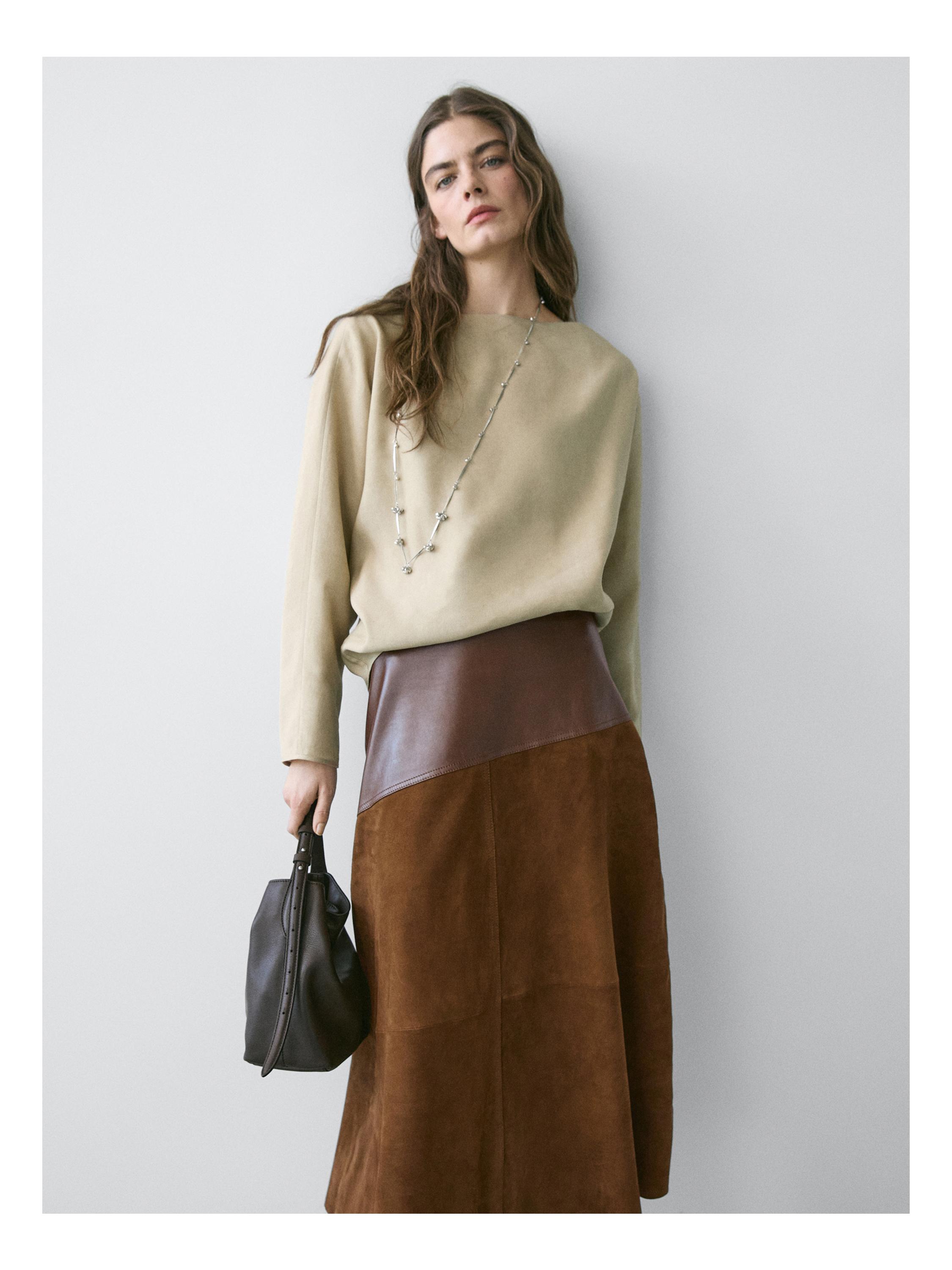 Flowing boat neck shirt — BEIGE