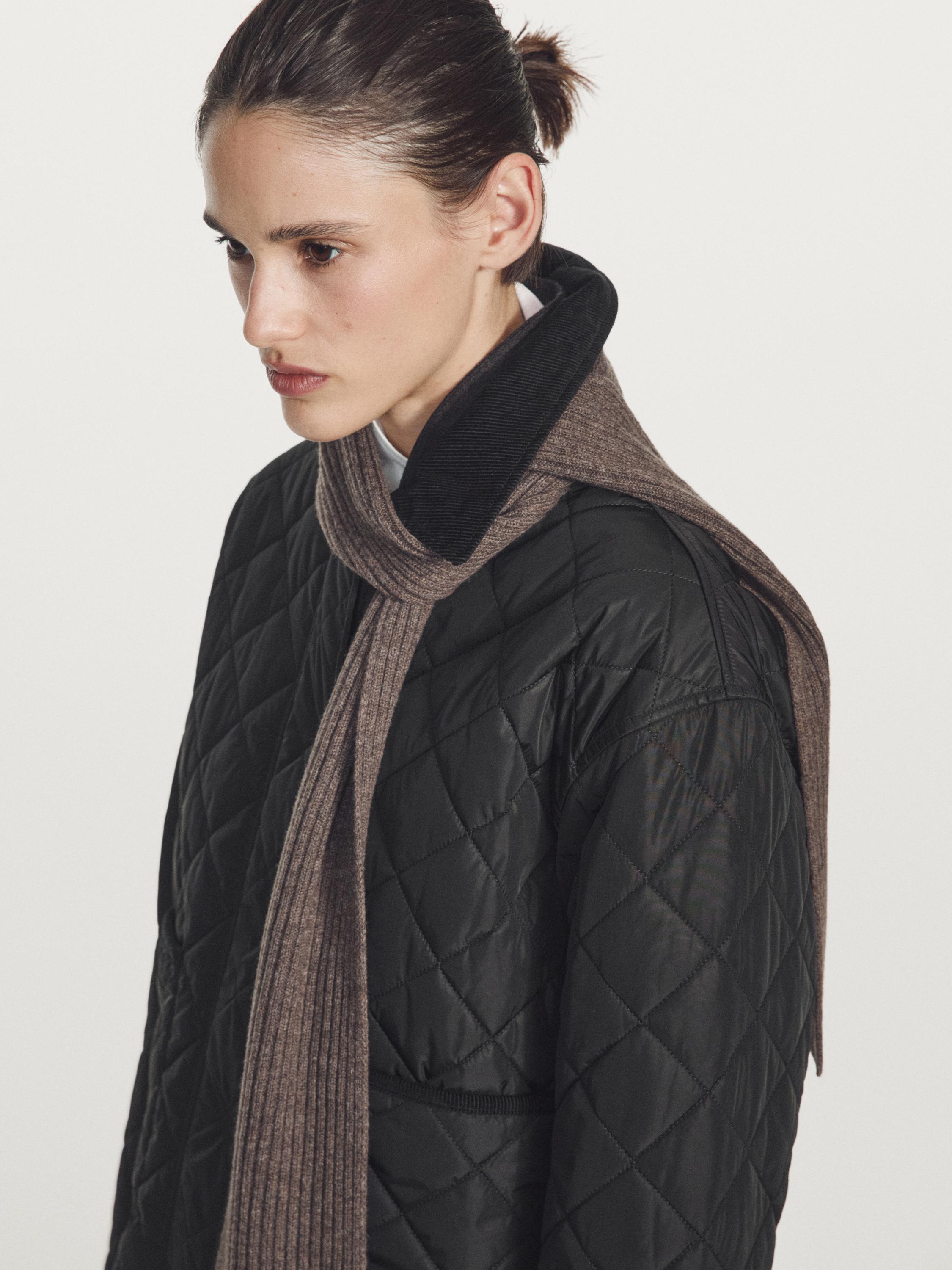 Giacca corta imbottita leggera con dettaglio in velluto a costine