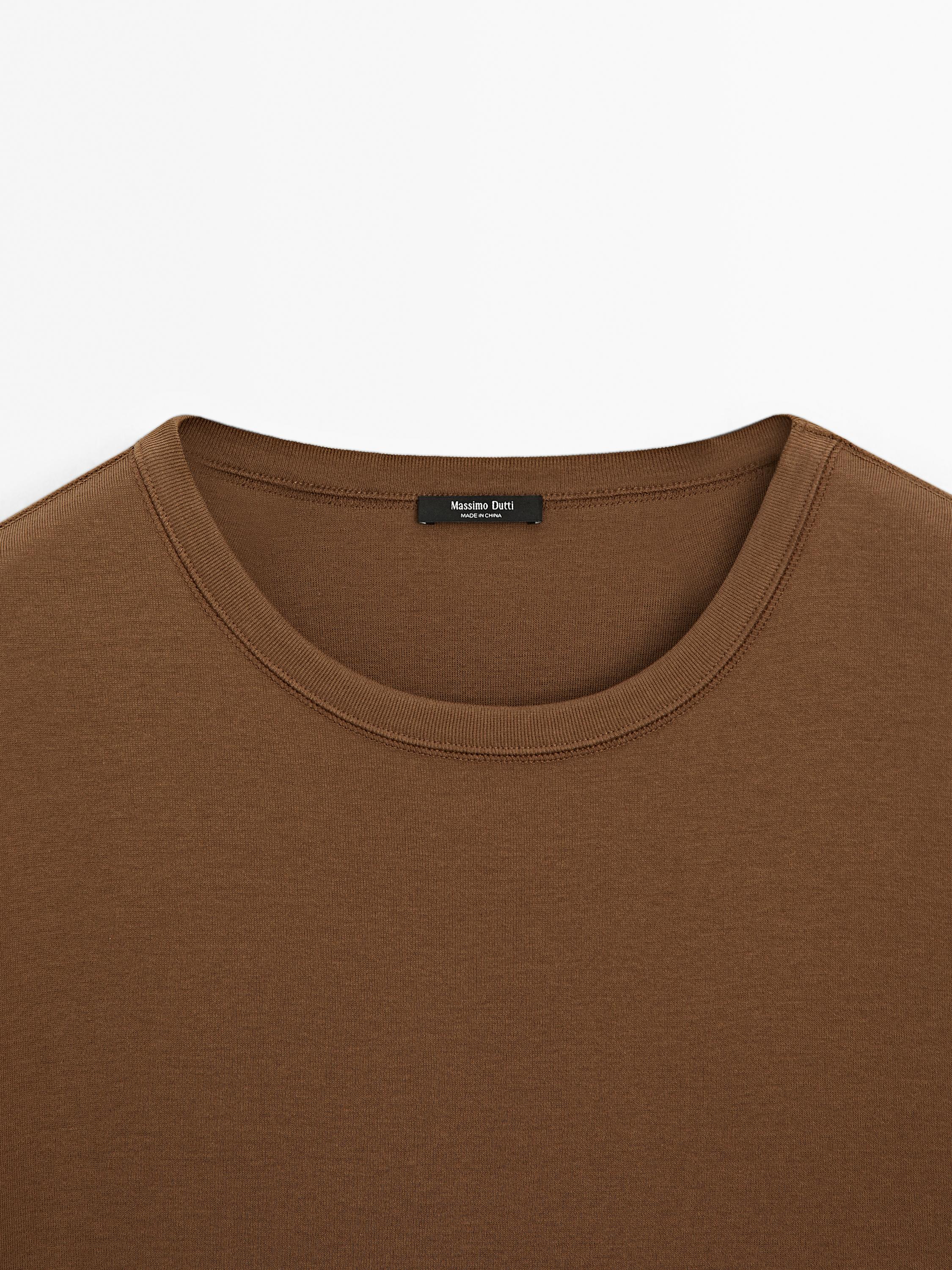 Regular fit t-shirt with collar detail