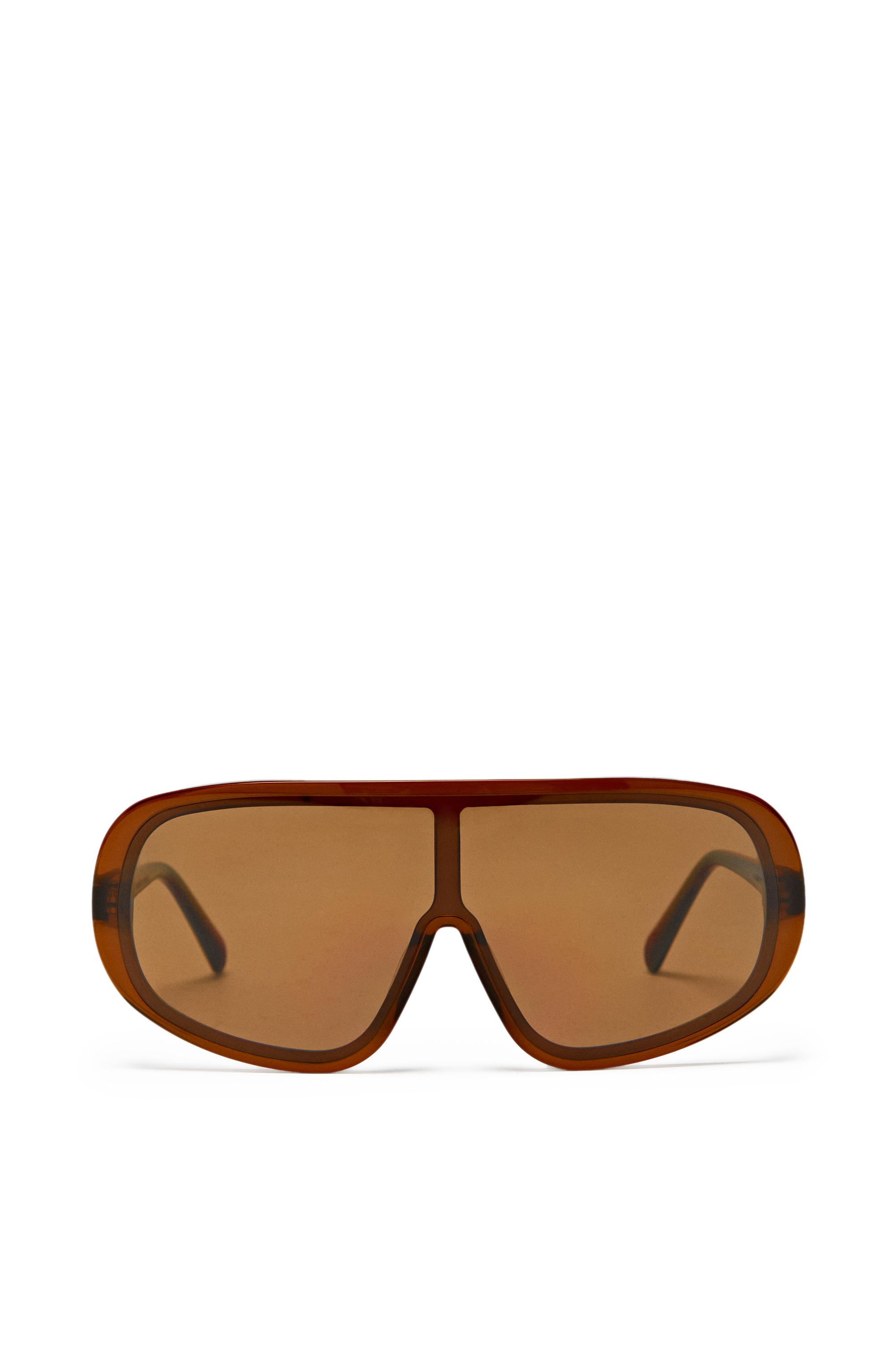 Oversized wrap sunglasses — Caramel