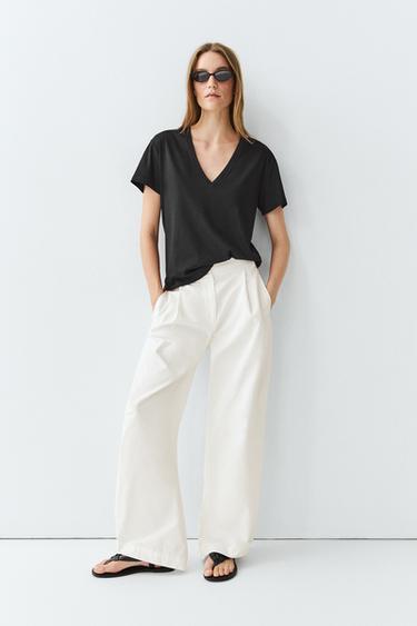 Flowing V-neck T-shirt — BLACK 4