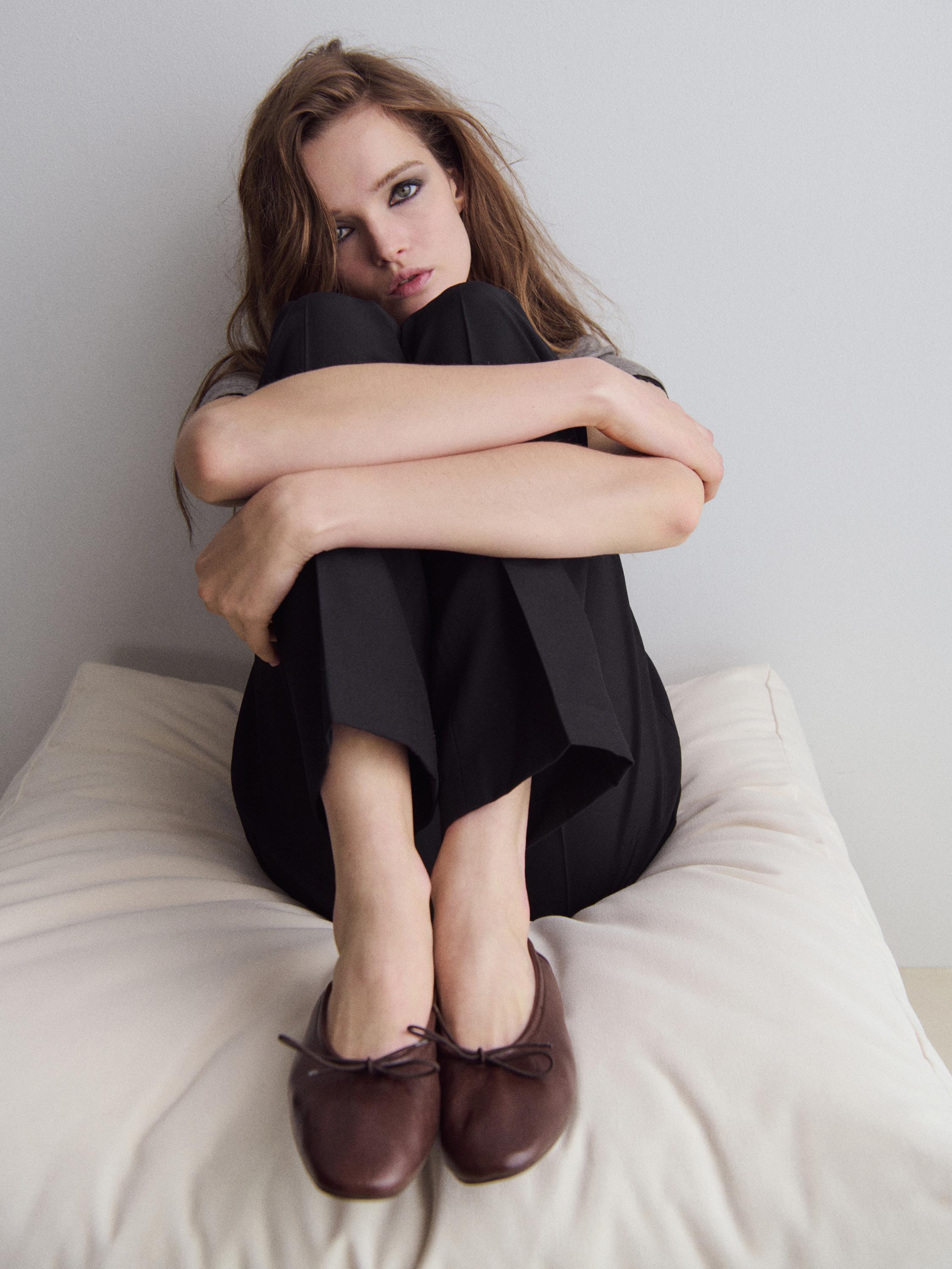 Gathered ballet flats with bow — BROWN