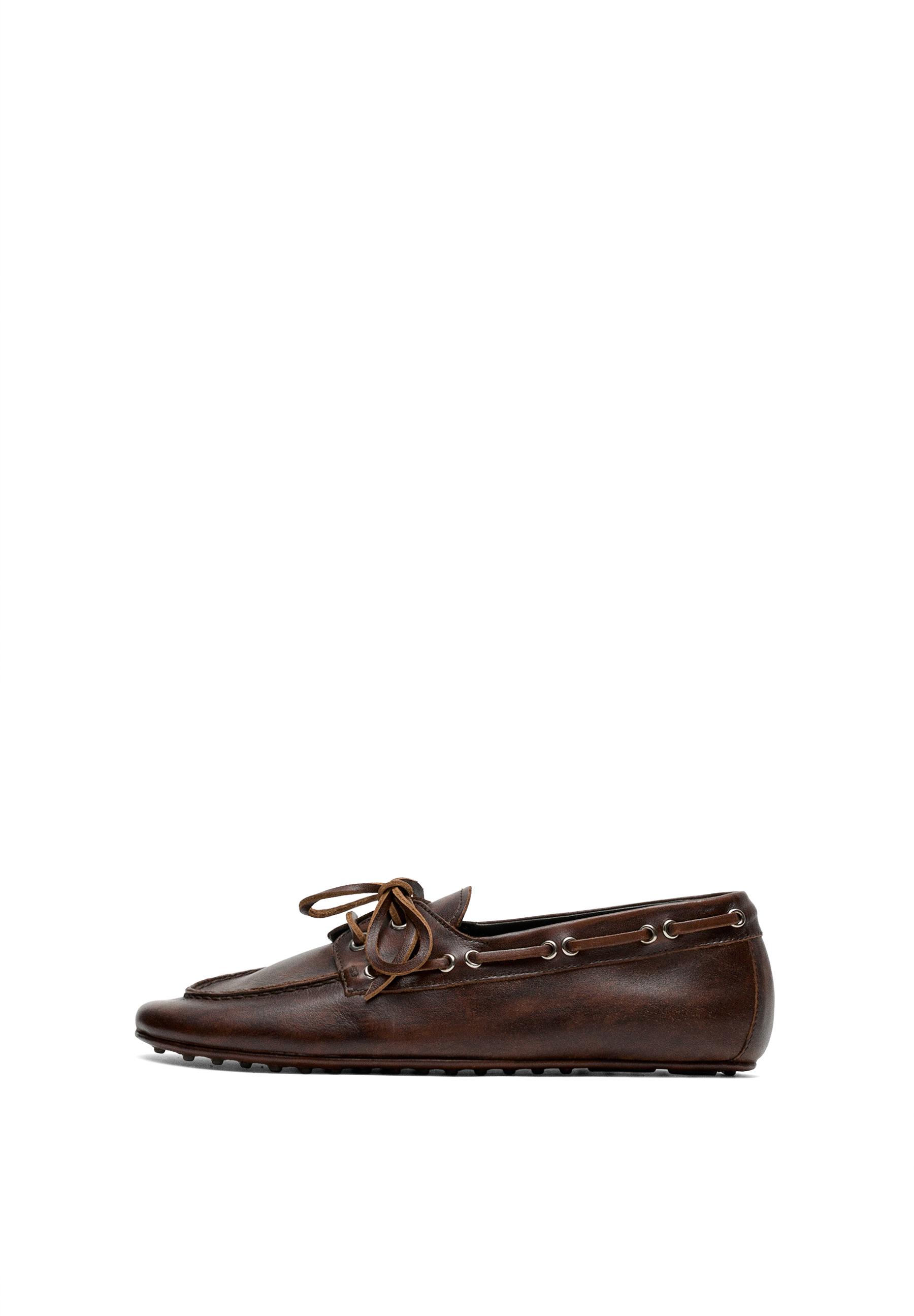 Leather lace-up boat shoe — BROWN