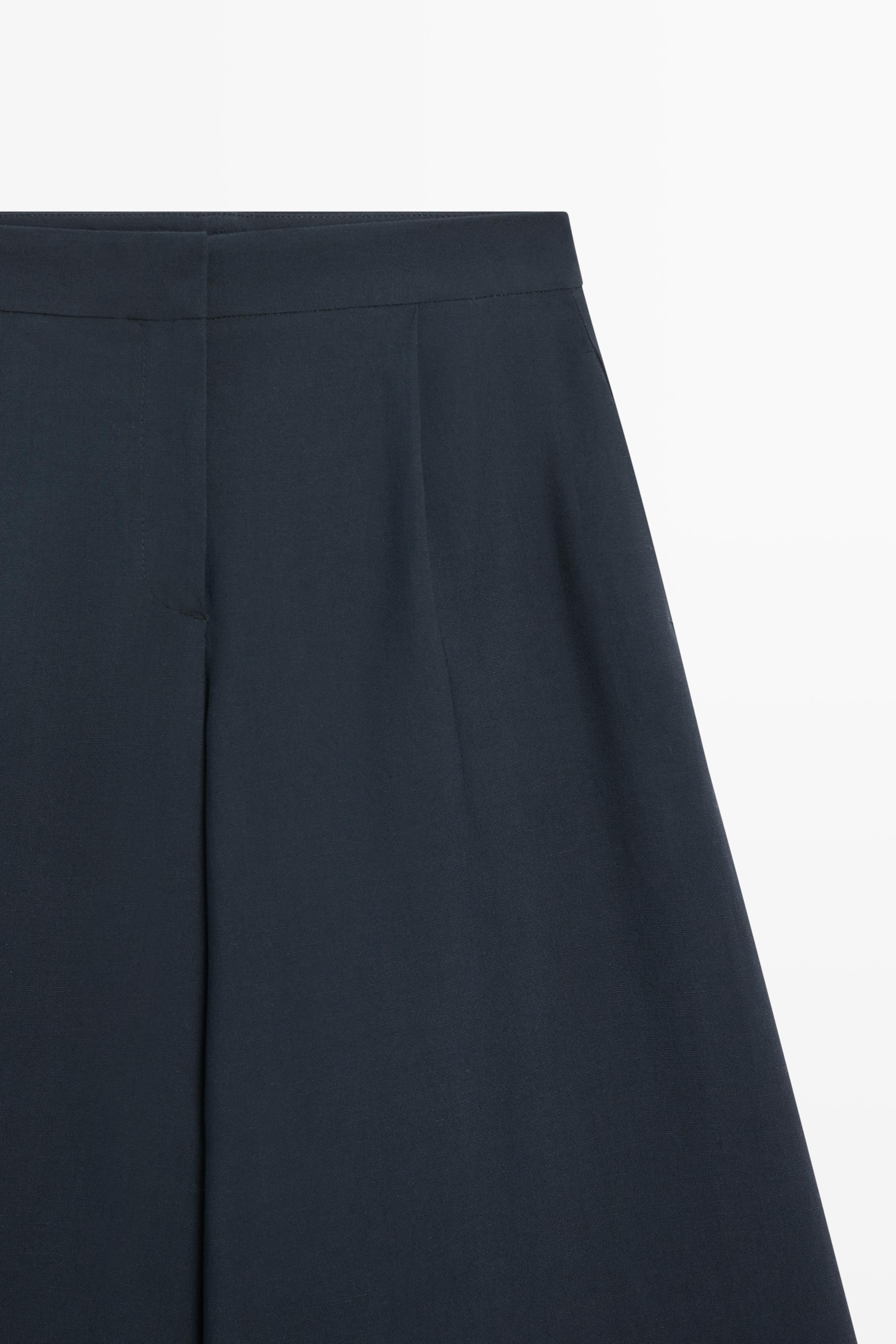 Flowing pleated wide-leg pants — DEEP BLUE