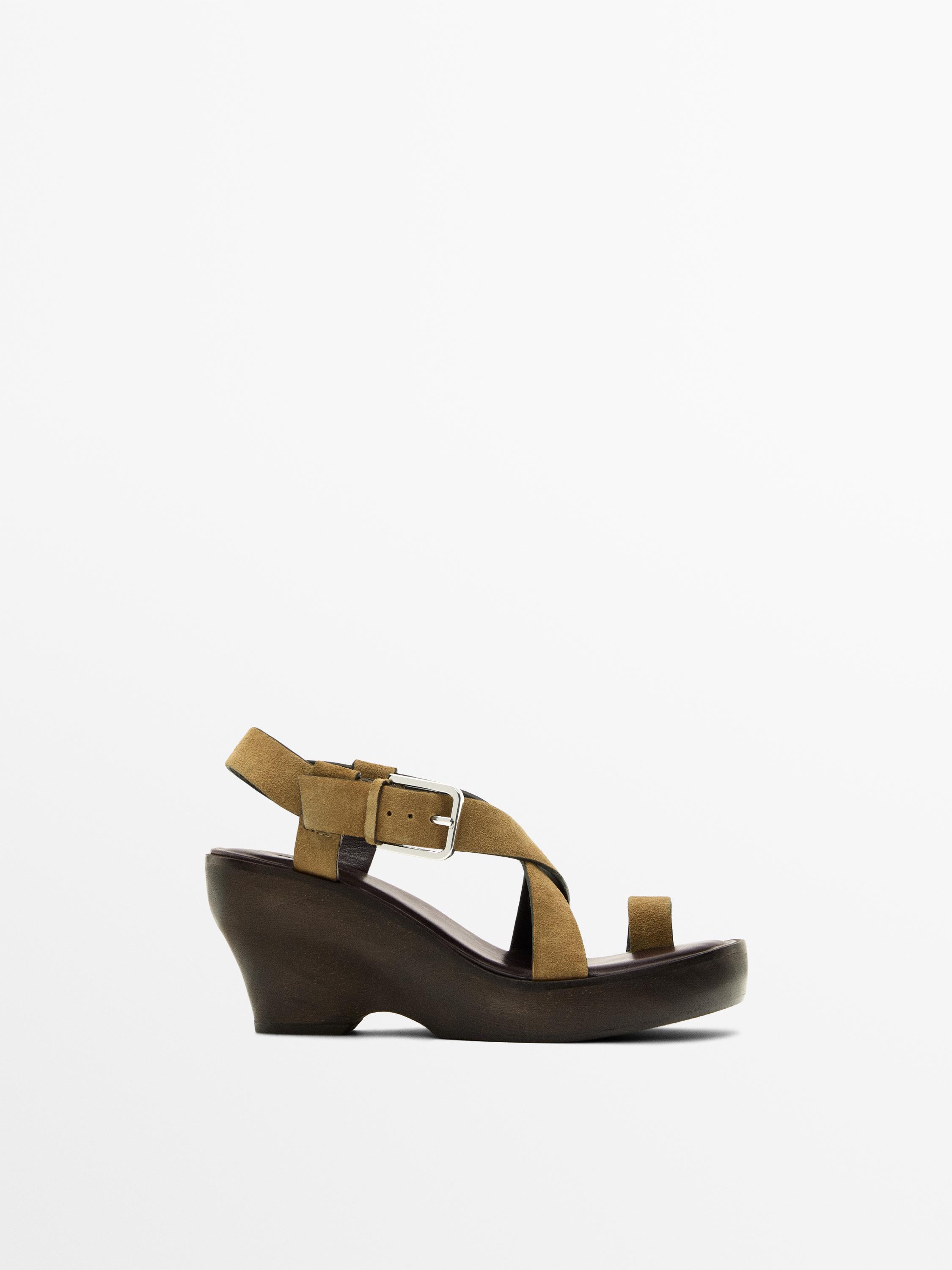 Sandals with wooden heels — CAMEL