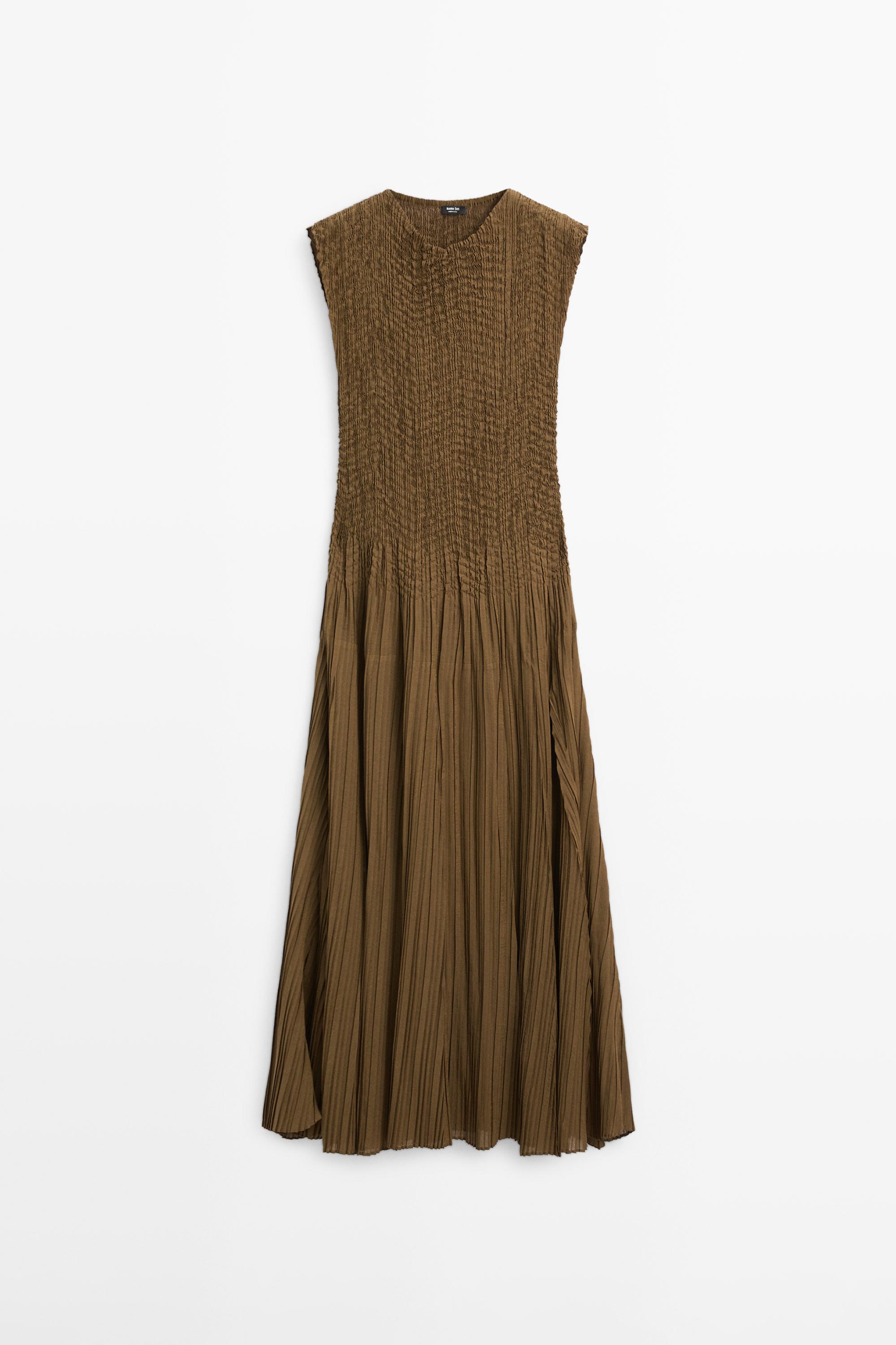 Robe longue plissée