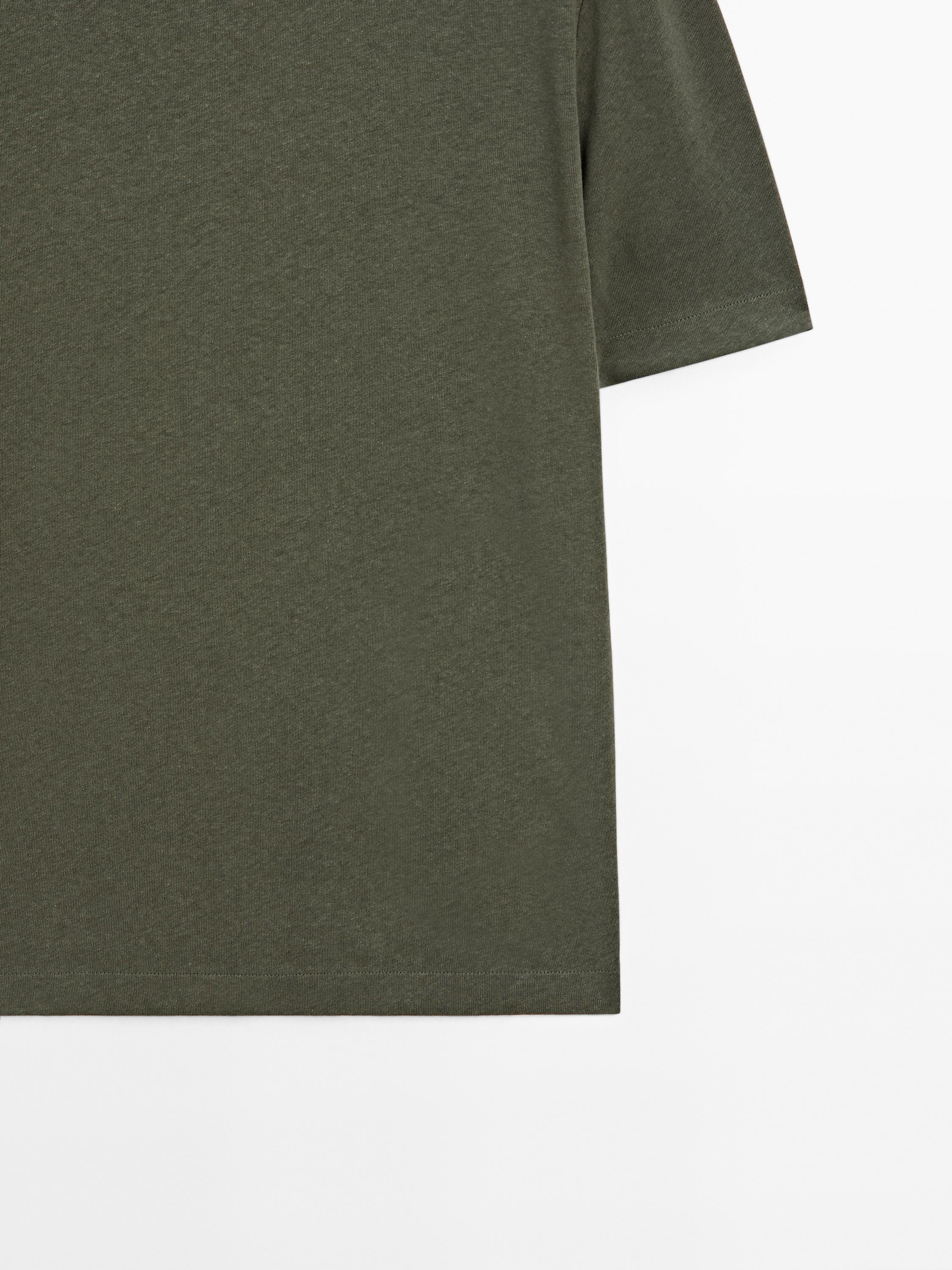Short-sleeved T-shirt with linen