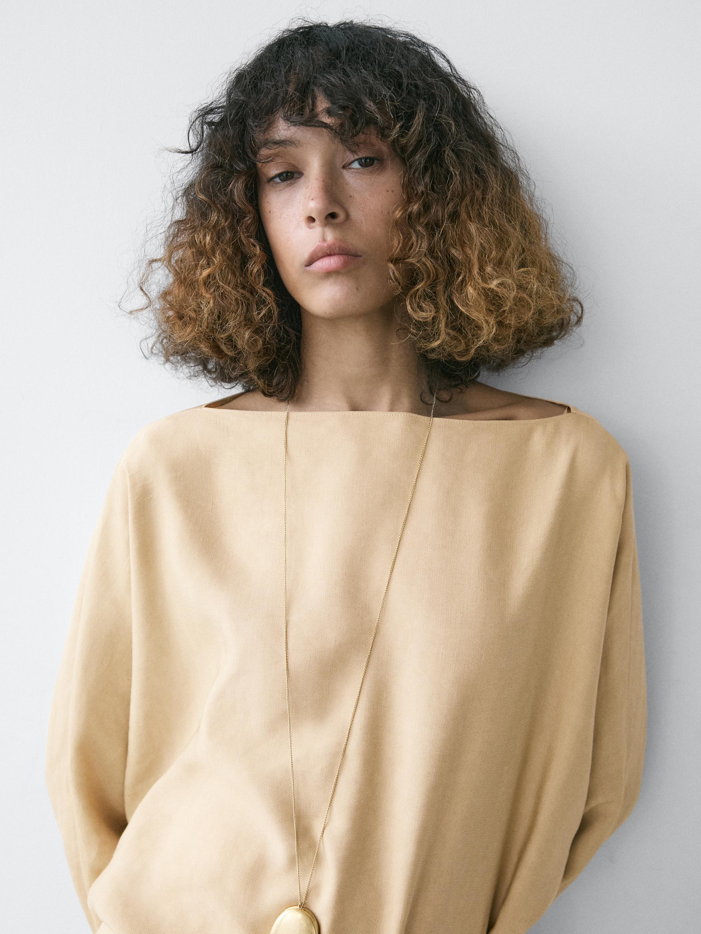 Flowing boat neck shirt — BEIGE