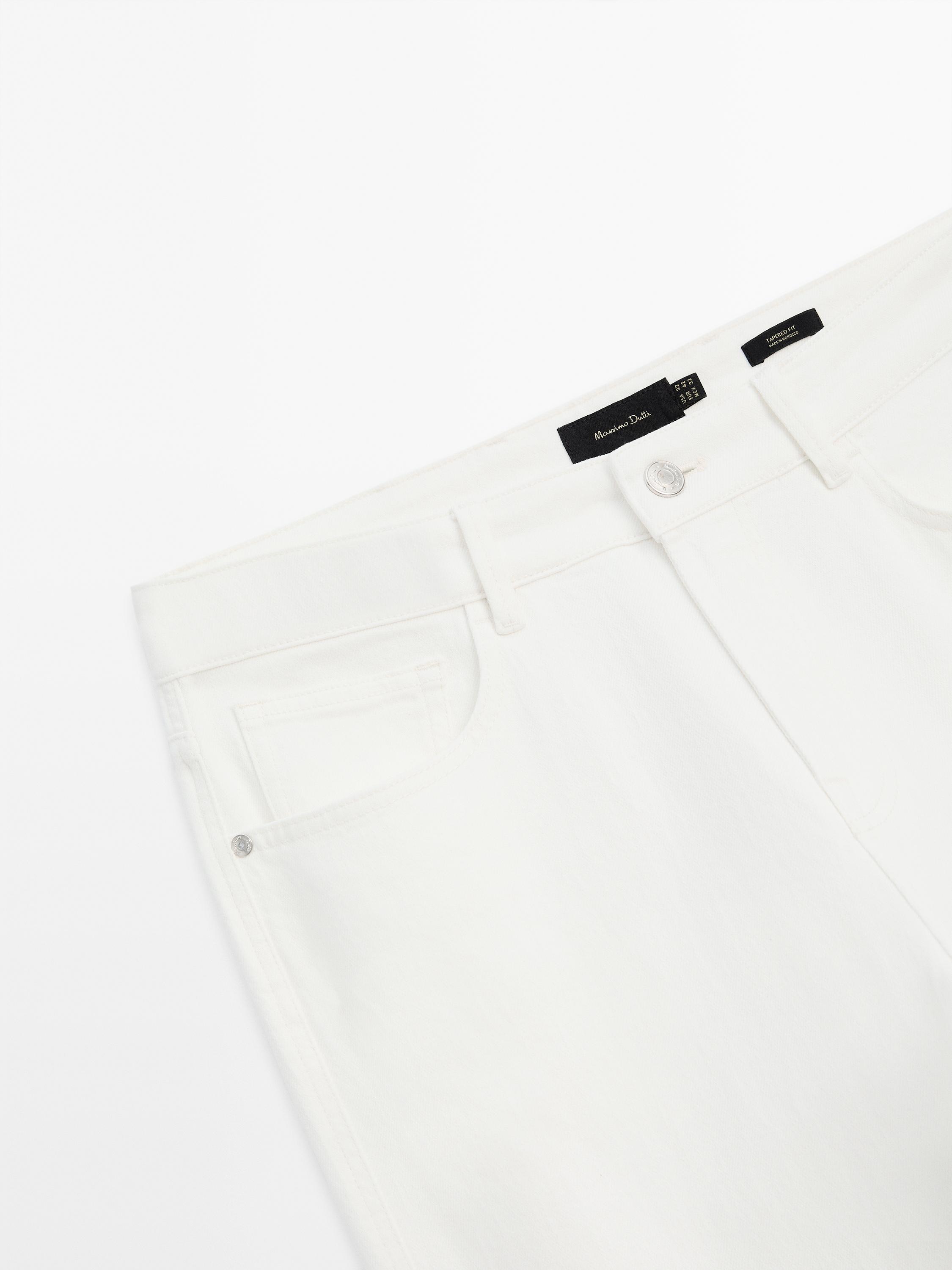 Tapered fit jeans