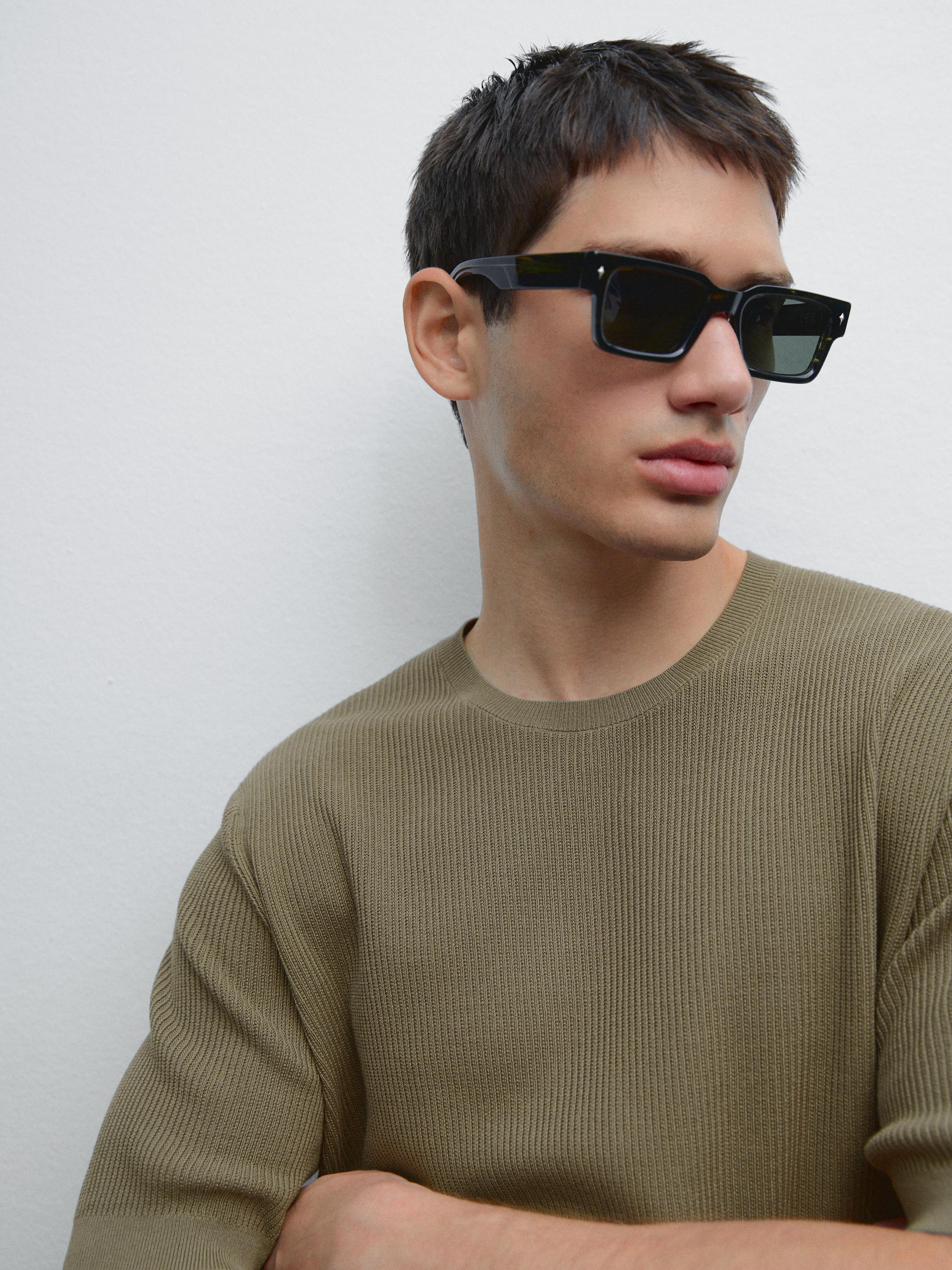 Textured knit short sleeve T-shirt