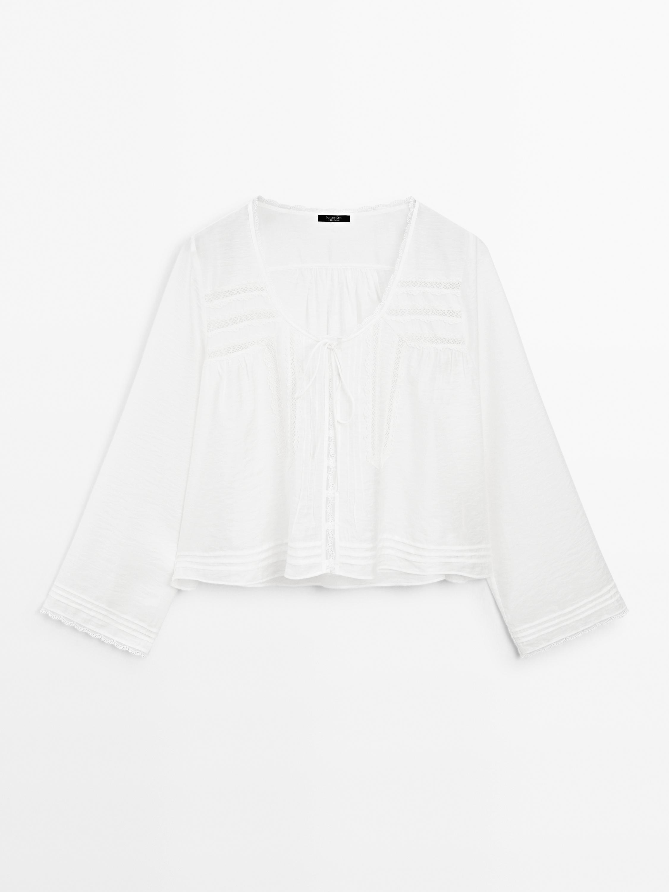 Flowing blouse with lace trim