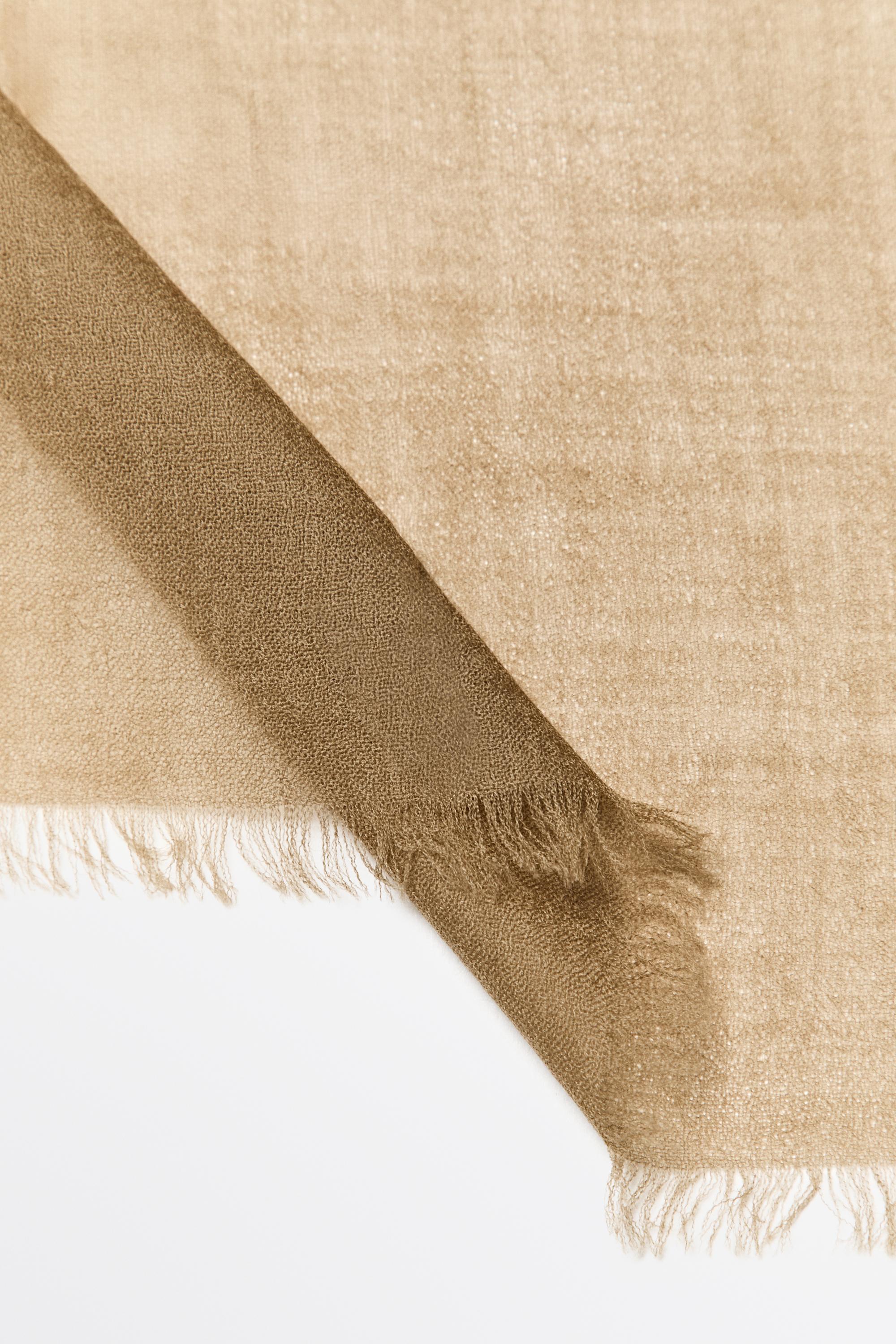 Lightweight 100% wool scarf — TOFFEE
