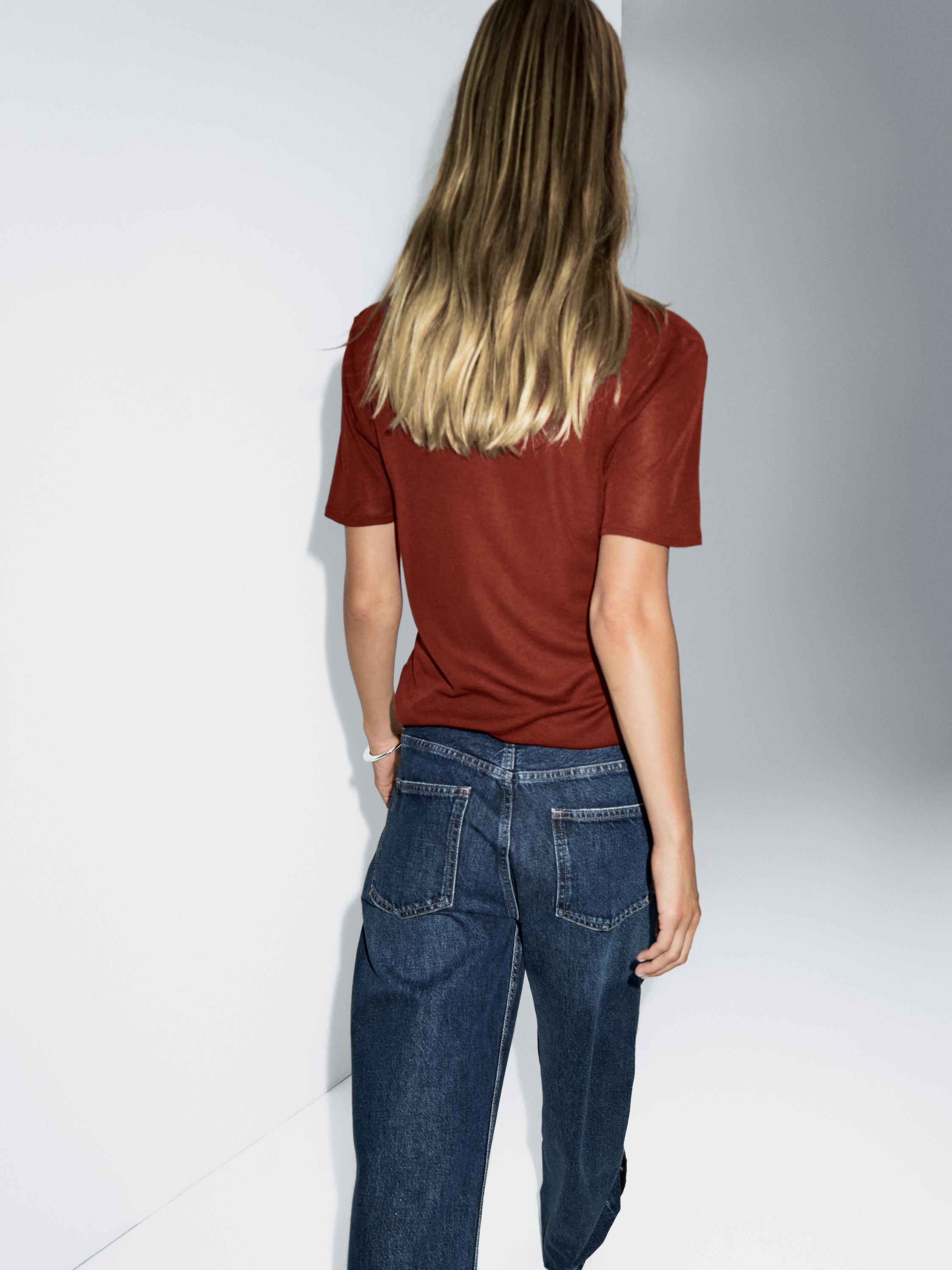 High neck T-shirt with short sleeves