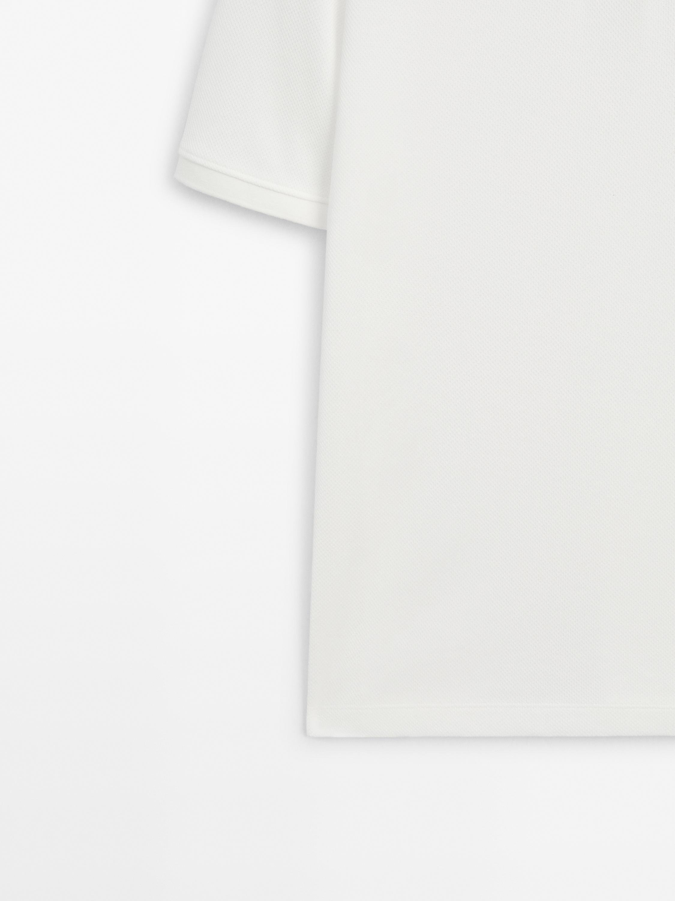 Short sleeve micro-textured polo shirt