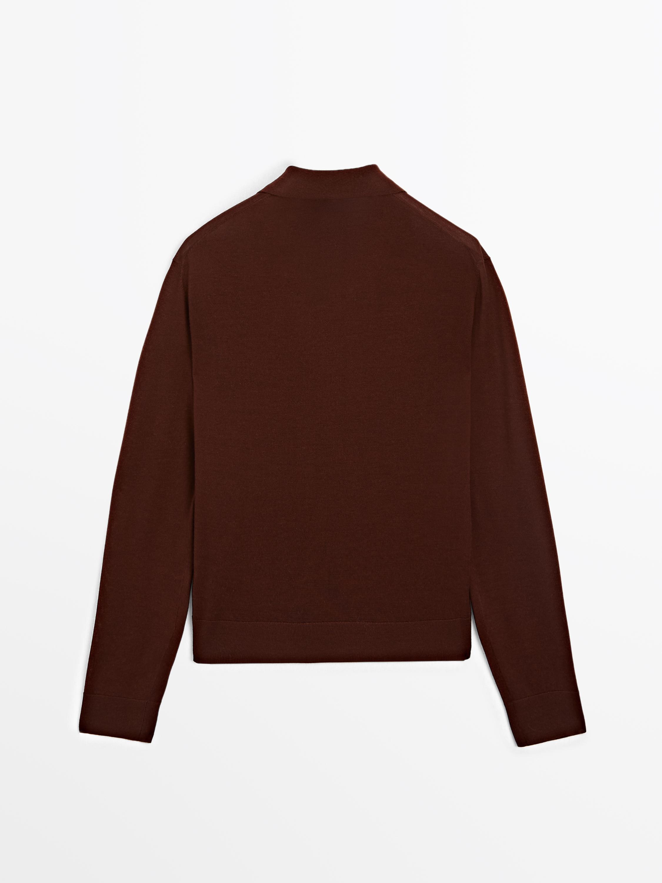 100% wool polo collar sweater with buttons