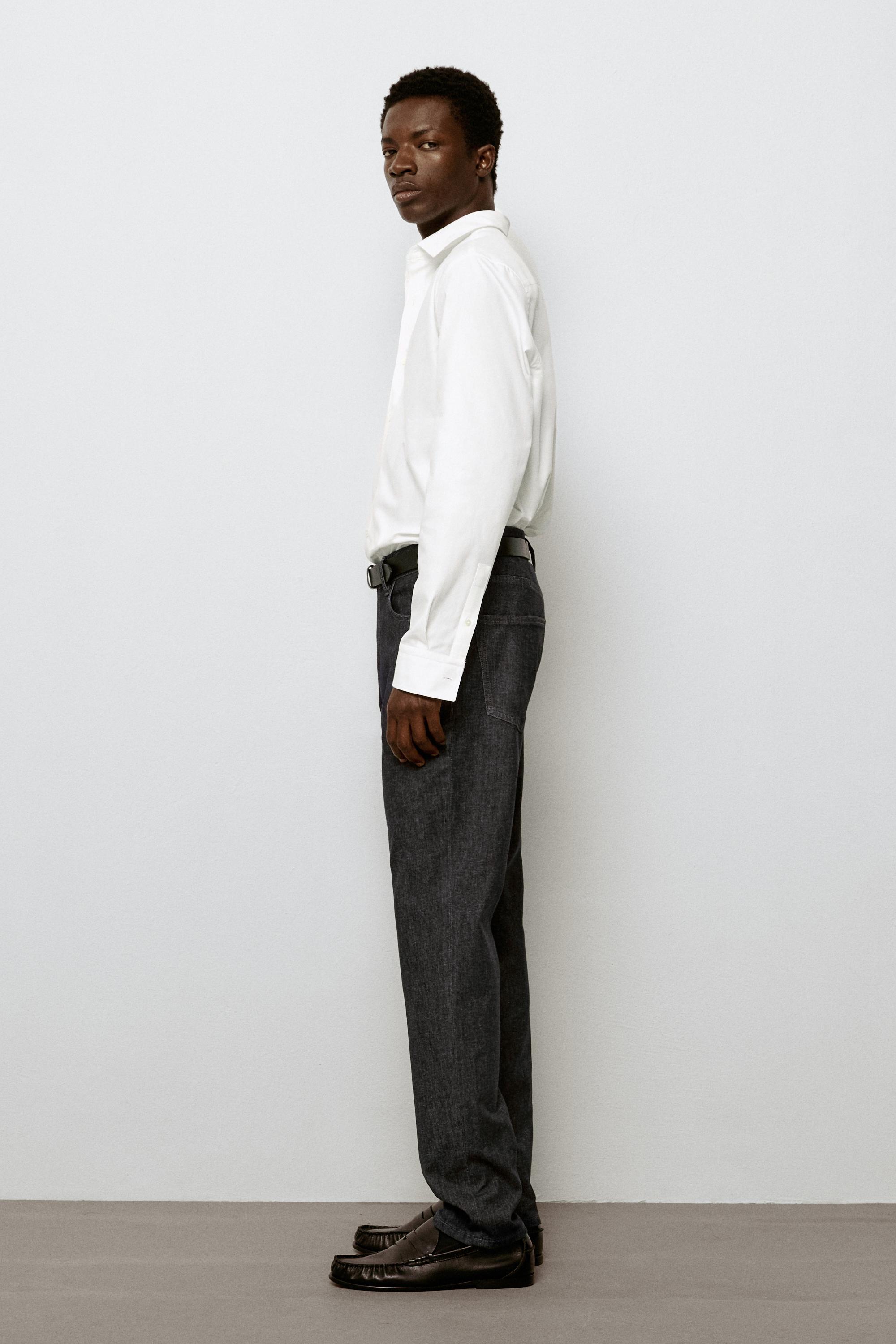 Lightweight tapered fit jeans — BLACK