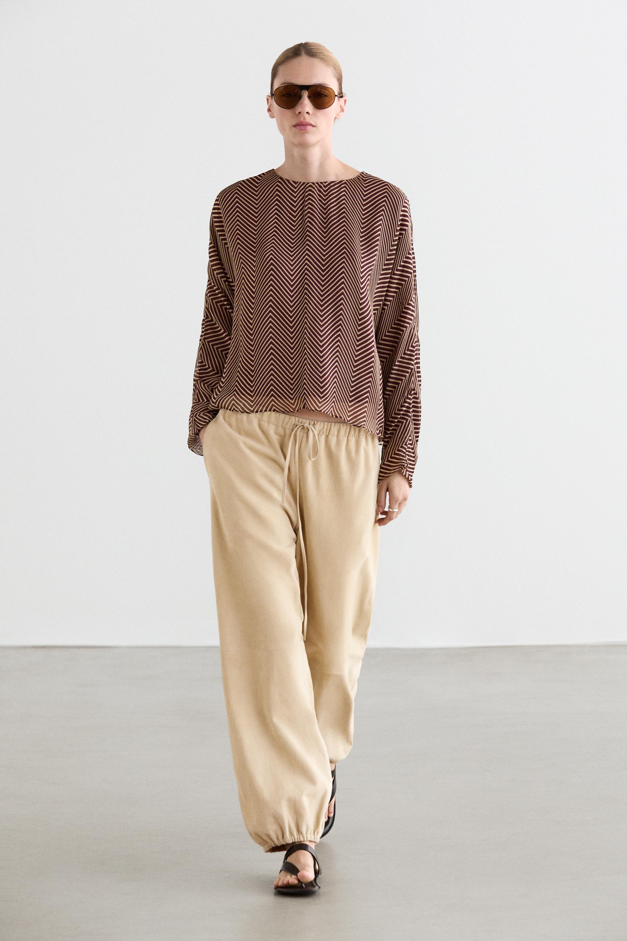 Flowing geometric print blouse — BURGUNDY