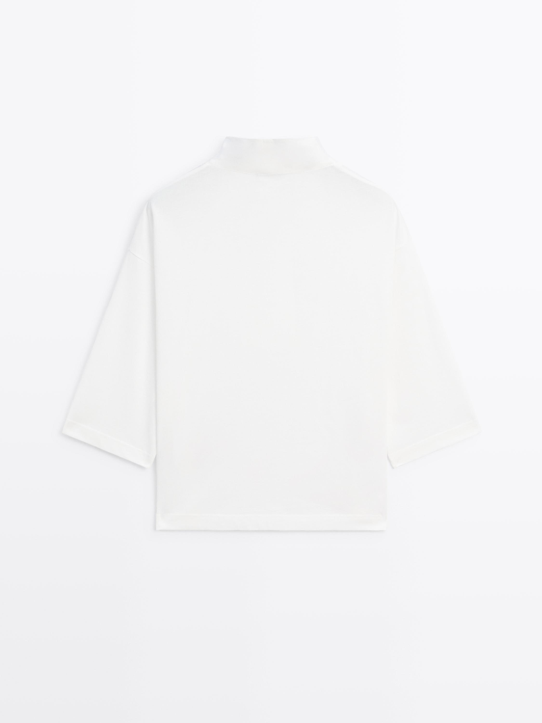 T-shirt à col cheminée