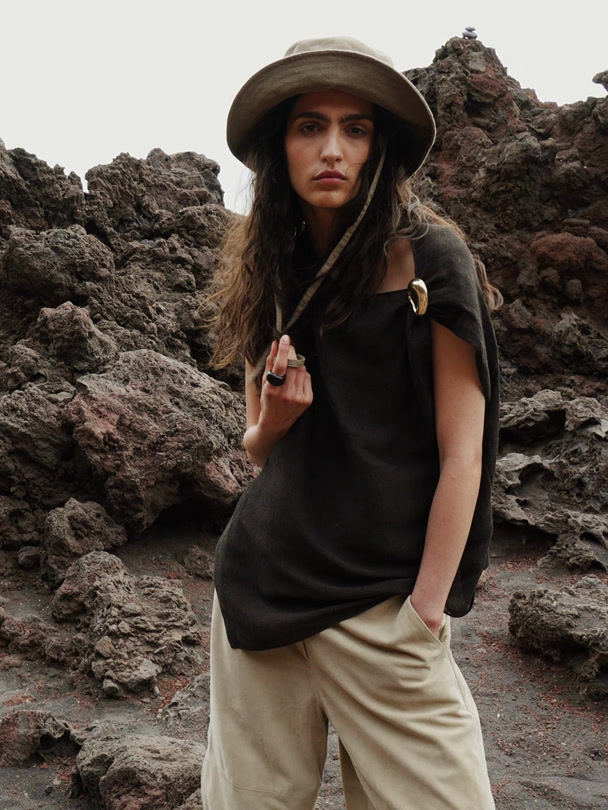 Linen blend blouse with brooch detail