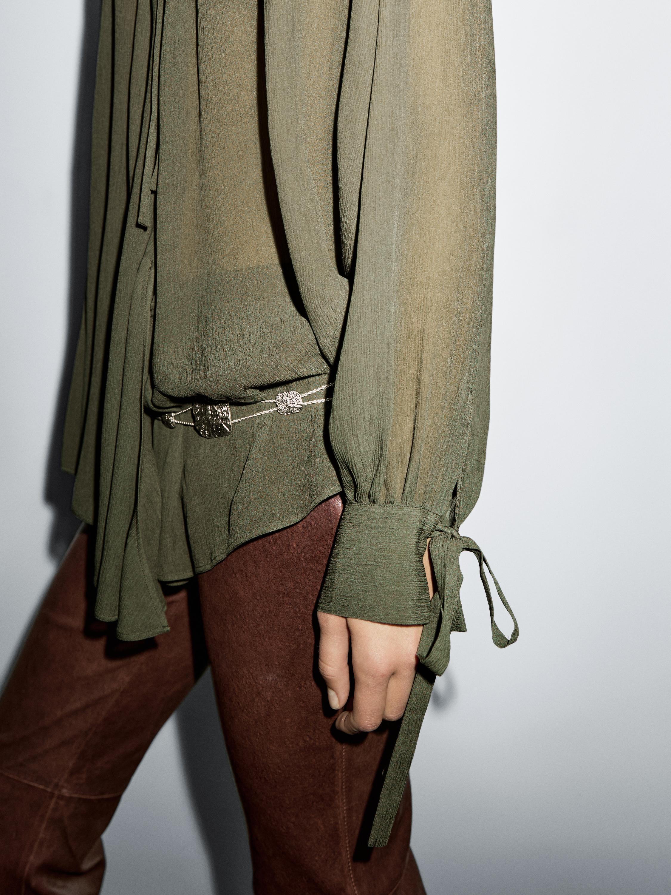 Блуза с завязками