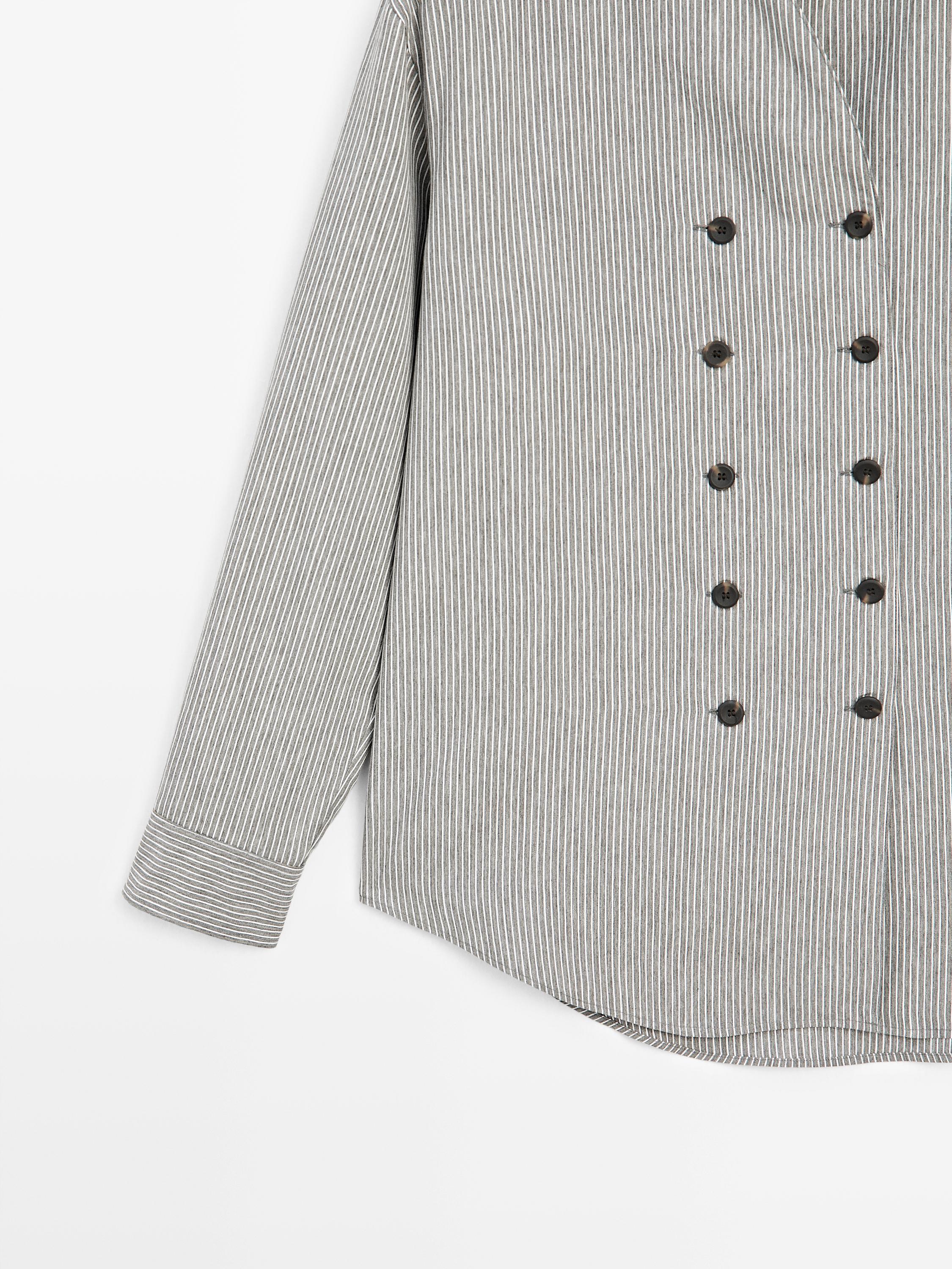 Chemisier fluide à rayures avec boutons fantaisie