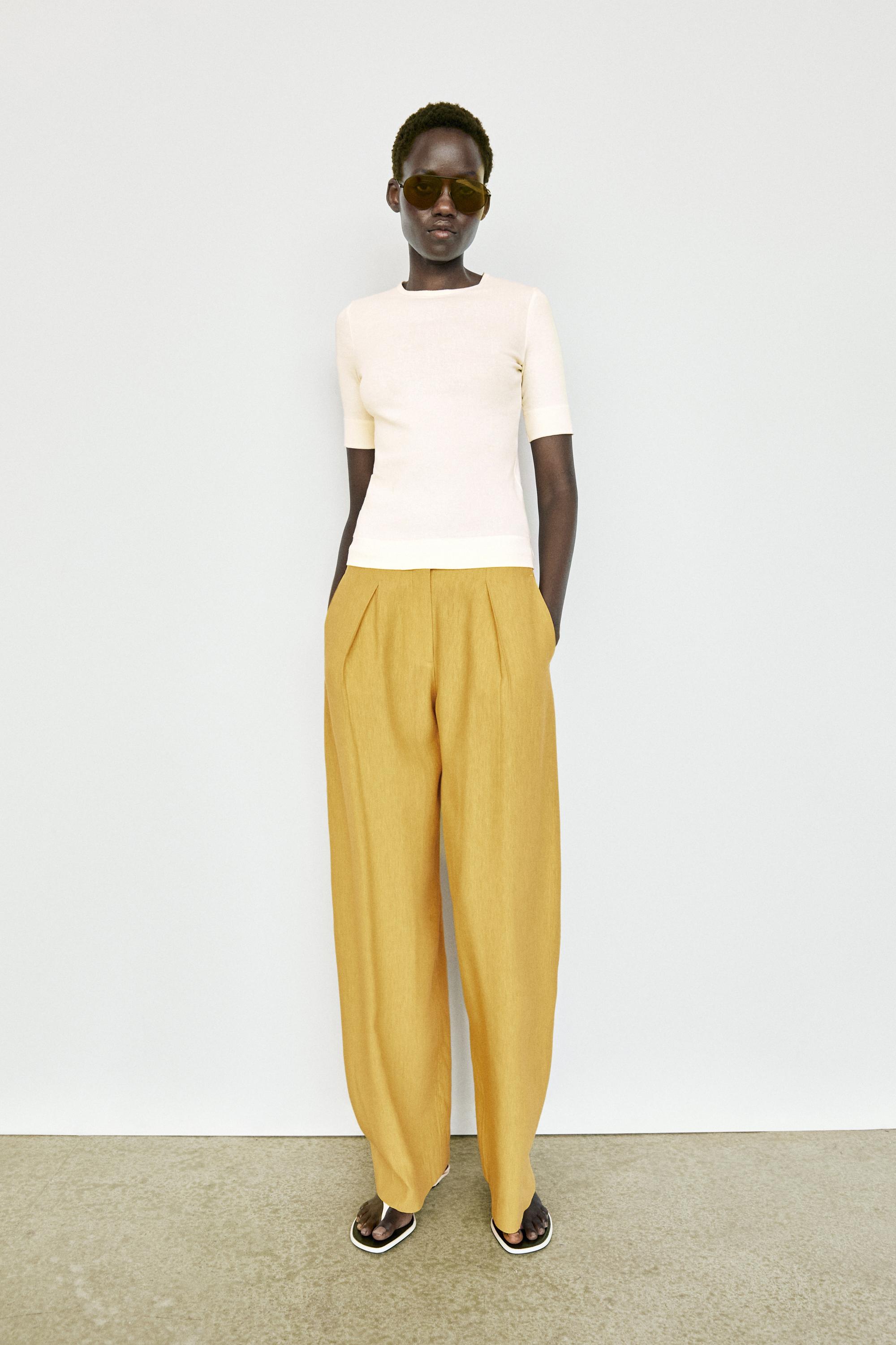 Wide-leg flowing linen blend pleated pants — MUSTARD YELLOW