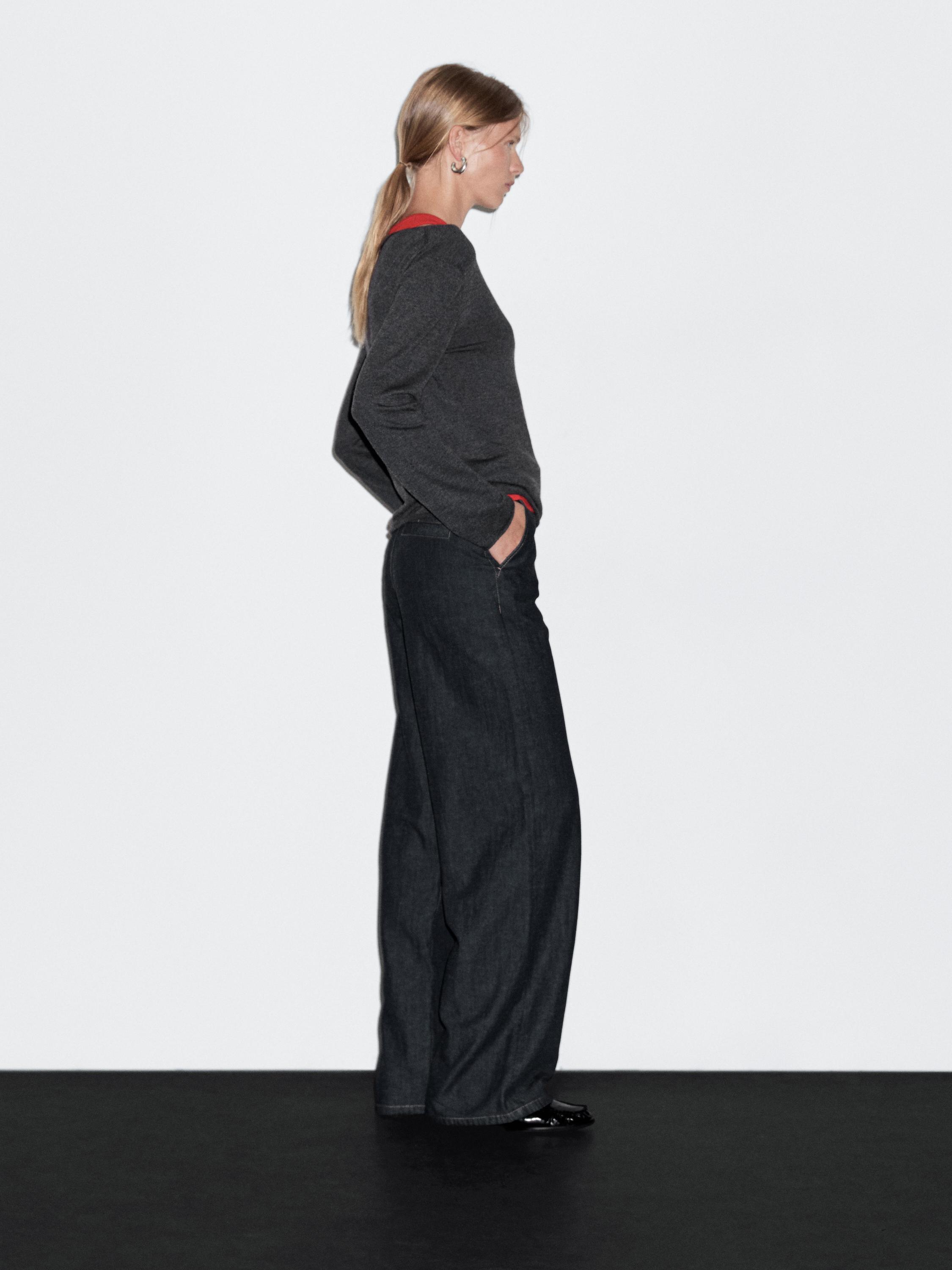 Straight-leg high-waist jeans