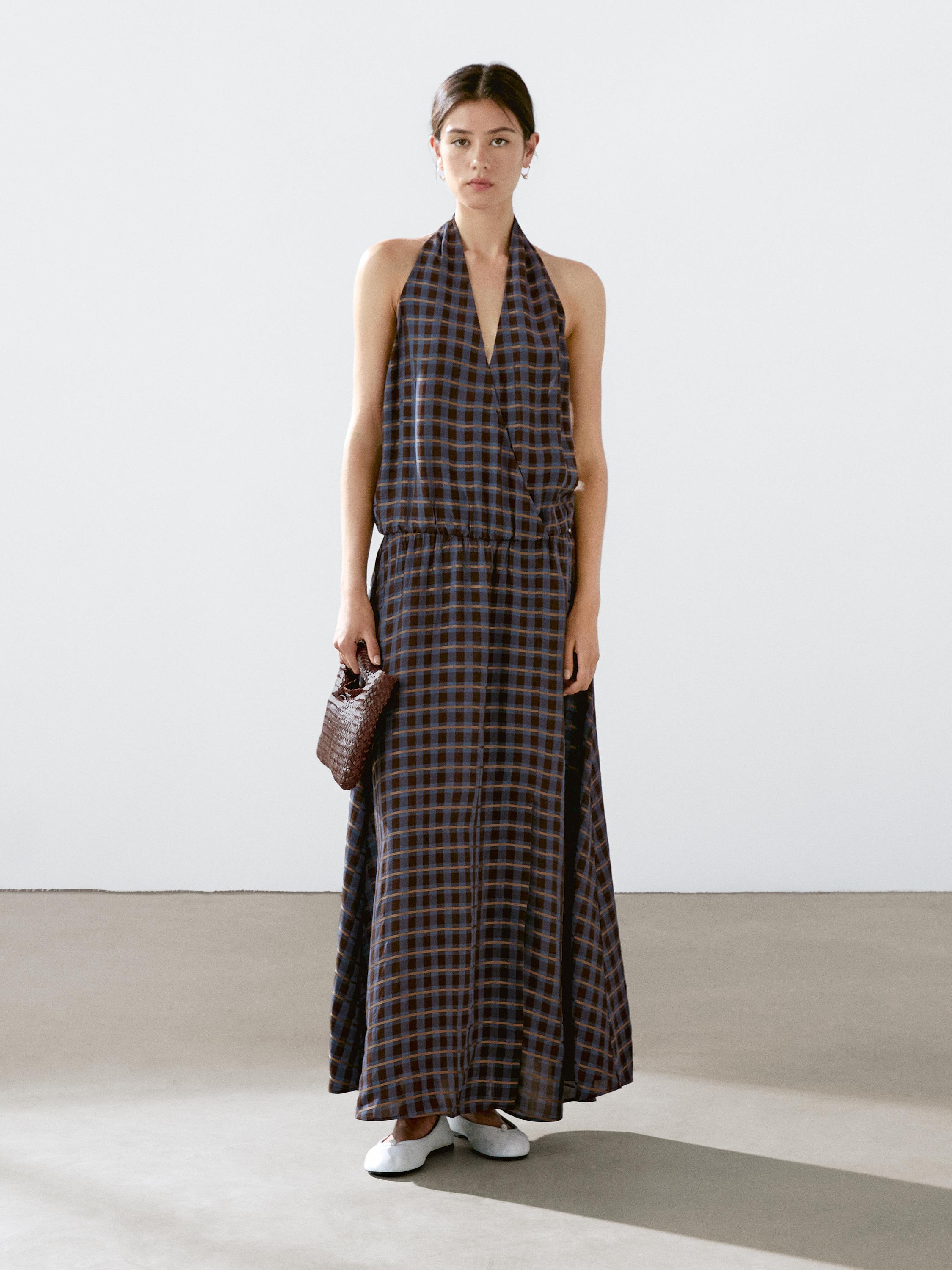 Vestido largo vuelo cuello halter estampado