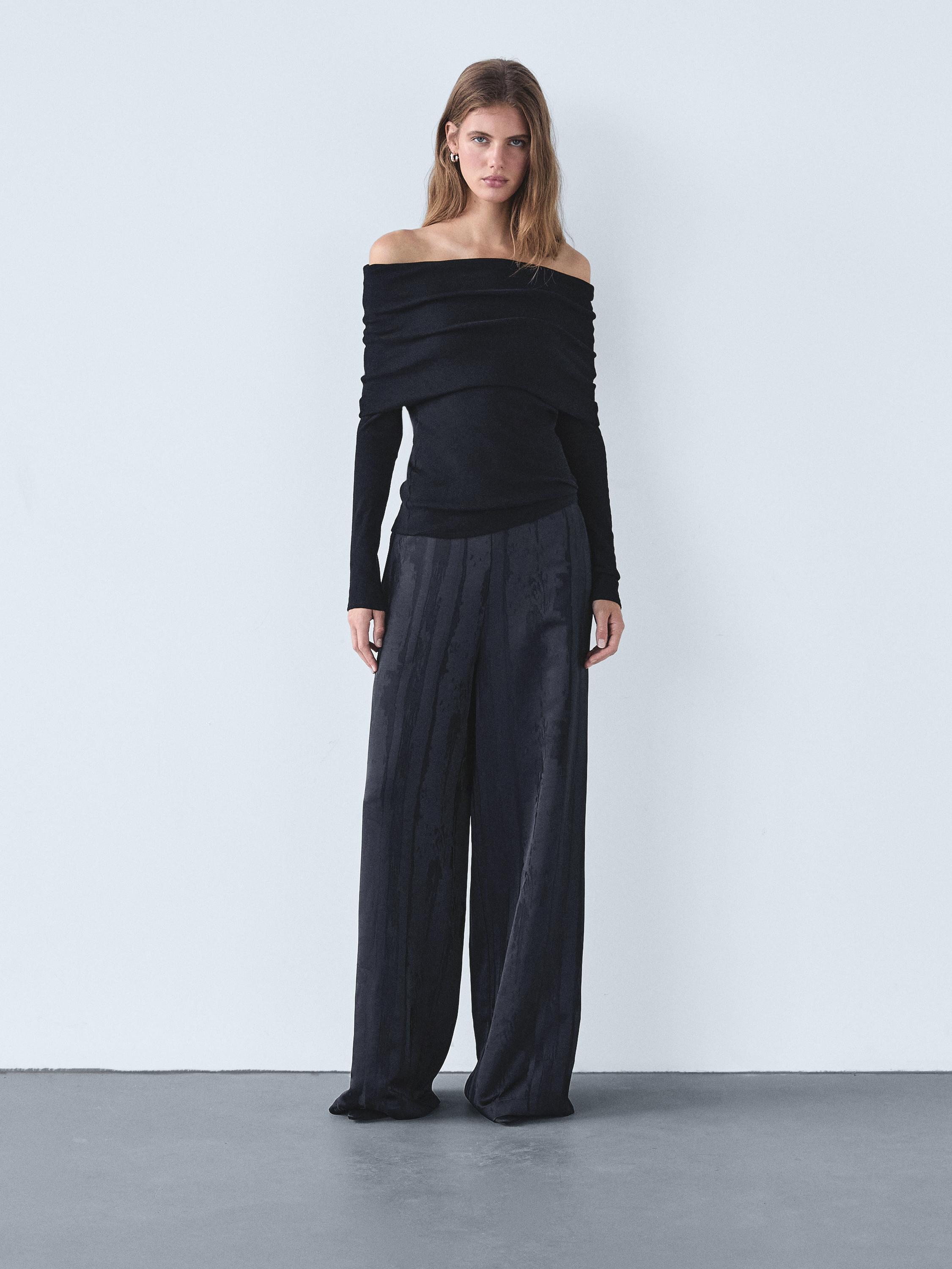 Flowing wide-leg trousers