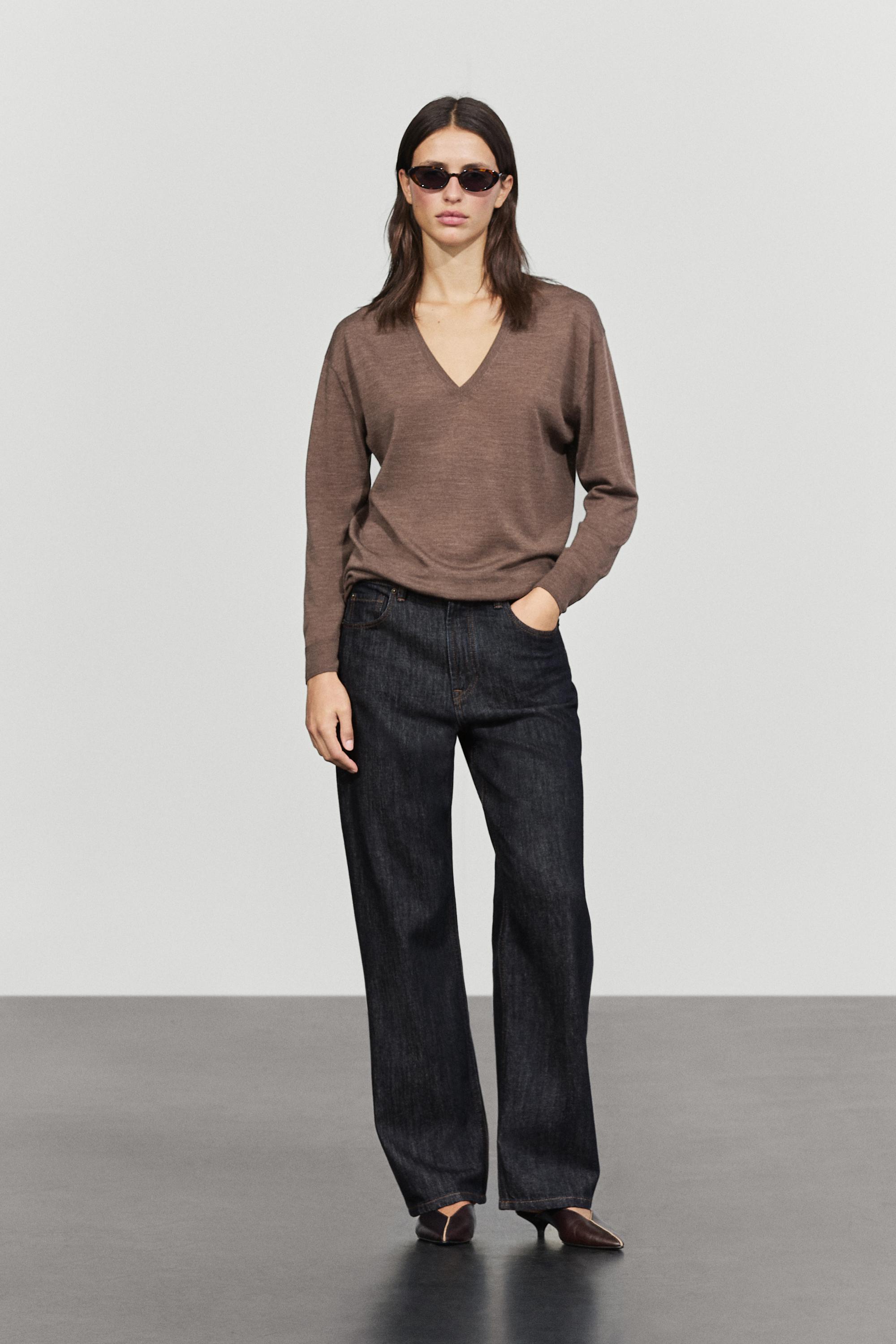 100% wool V-neck knit sweater — BROWN