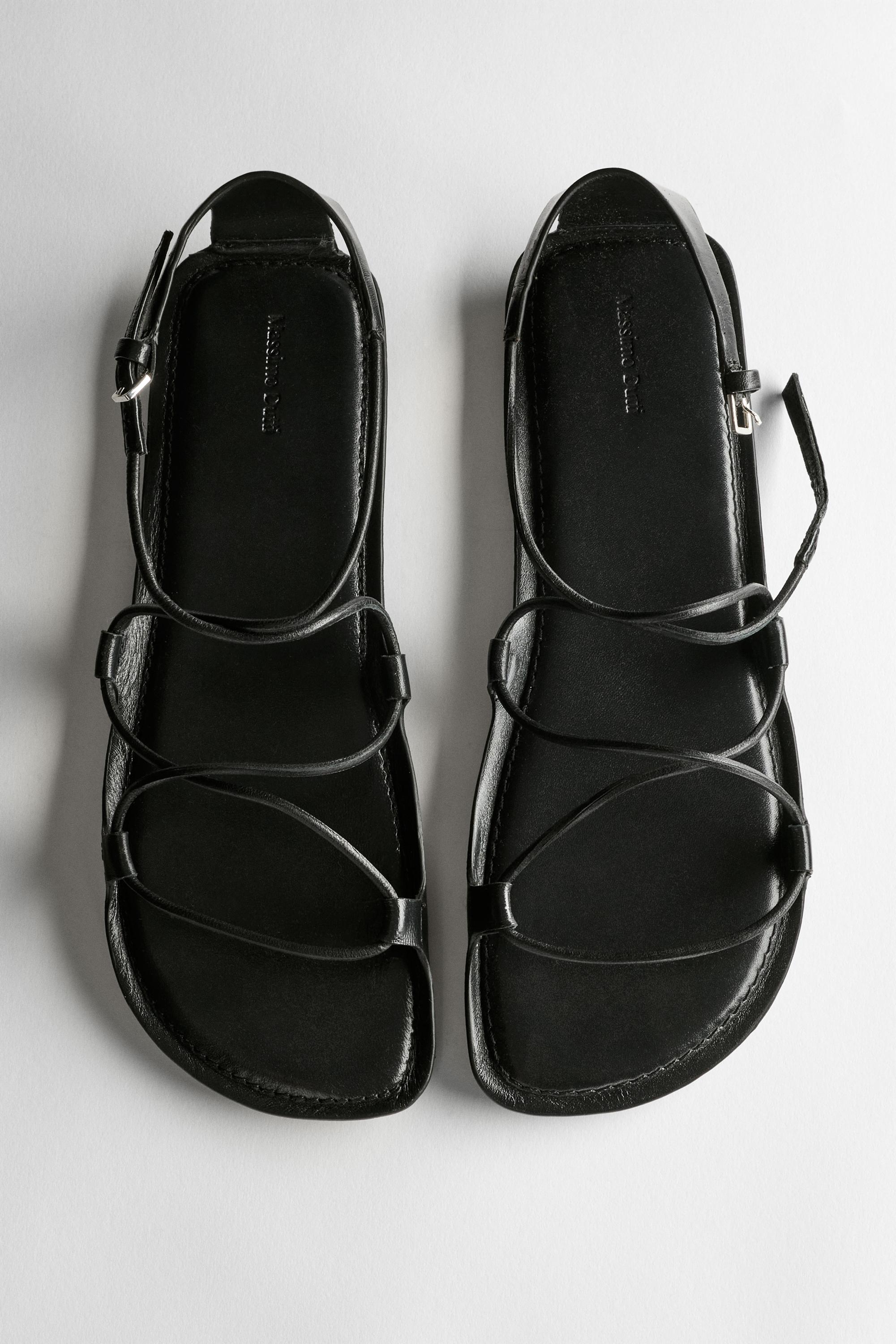 Strappy flat sandals