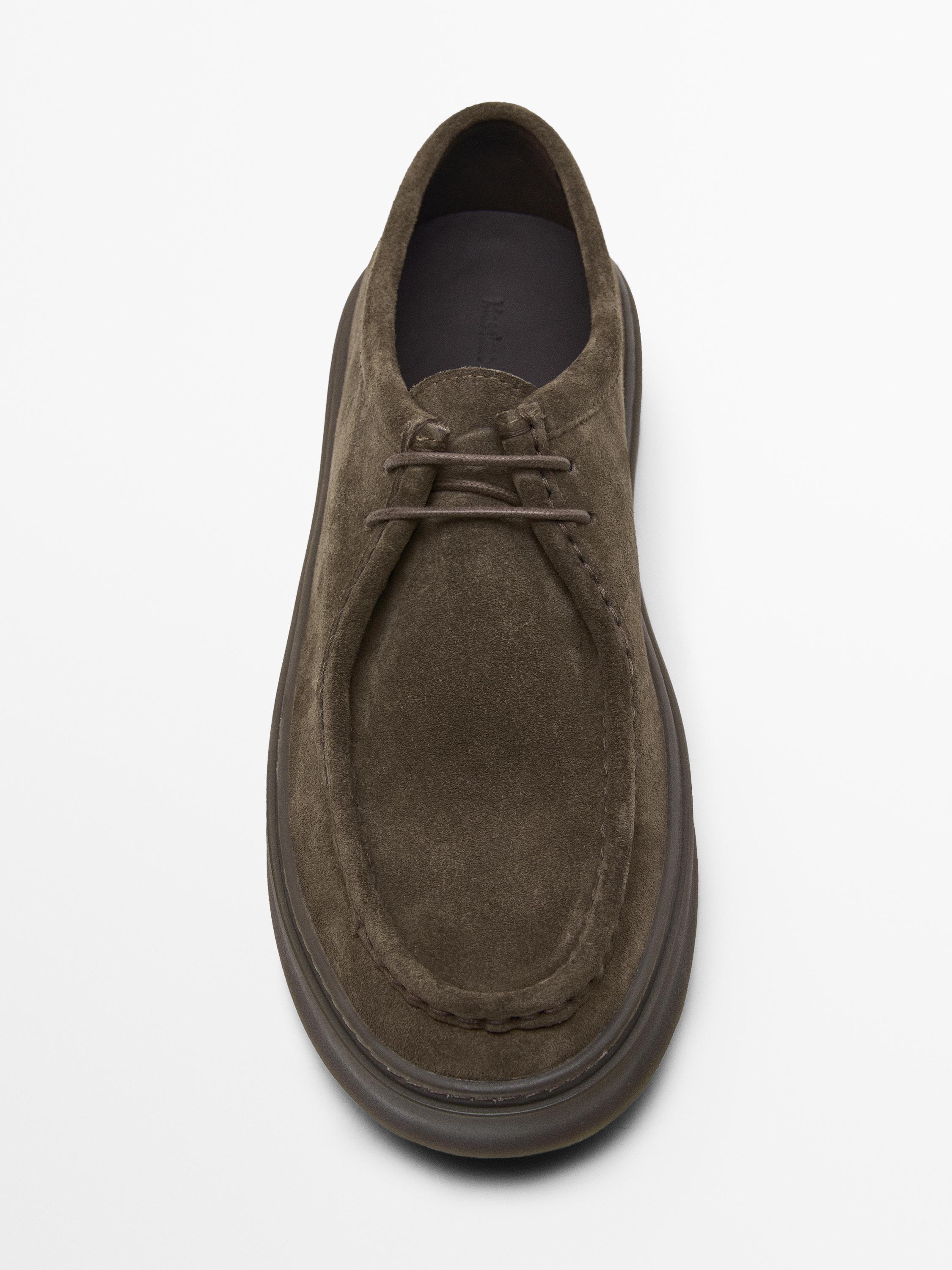 Leather shoes with moc toe
