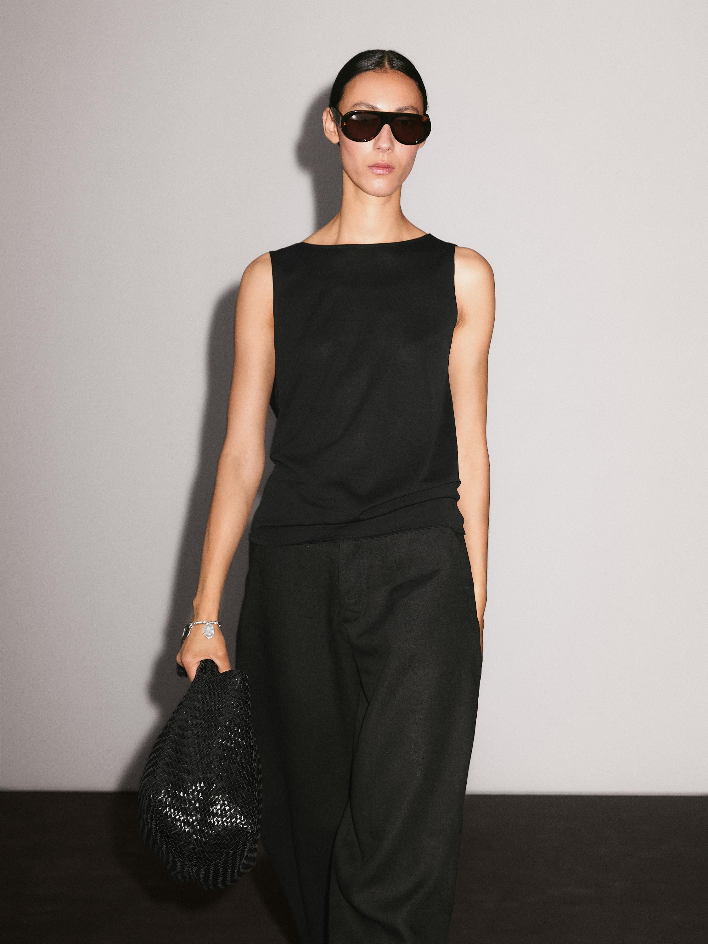 Cotton top with draped low-cut back