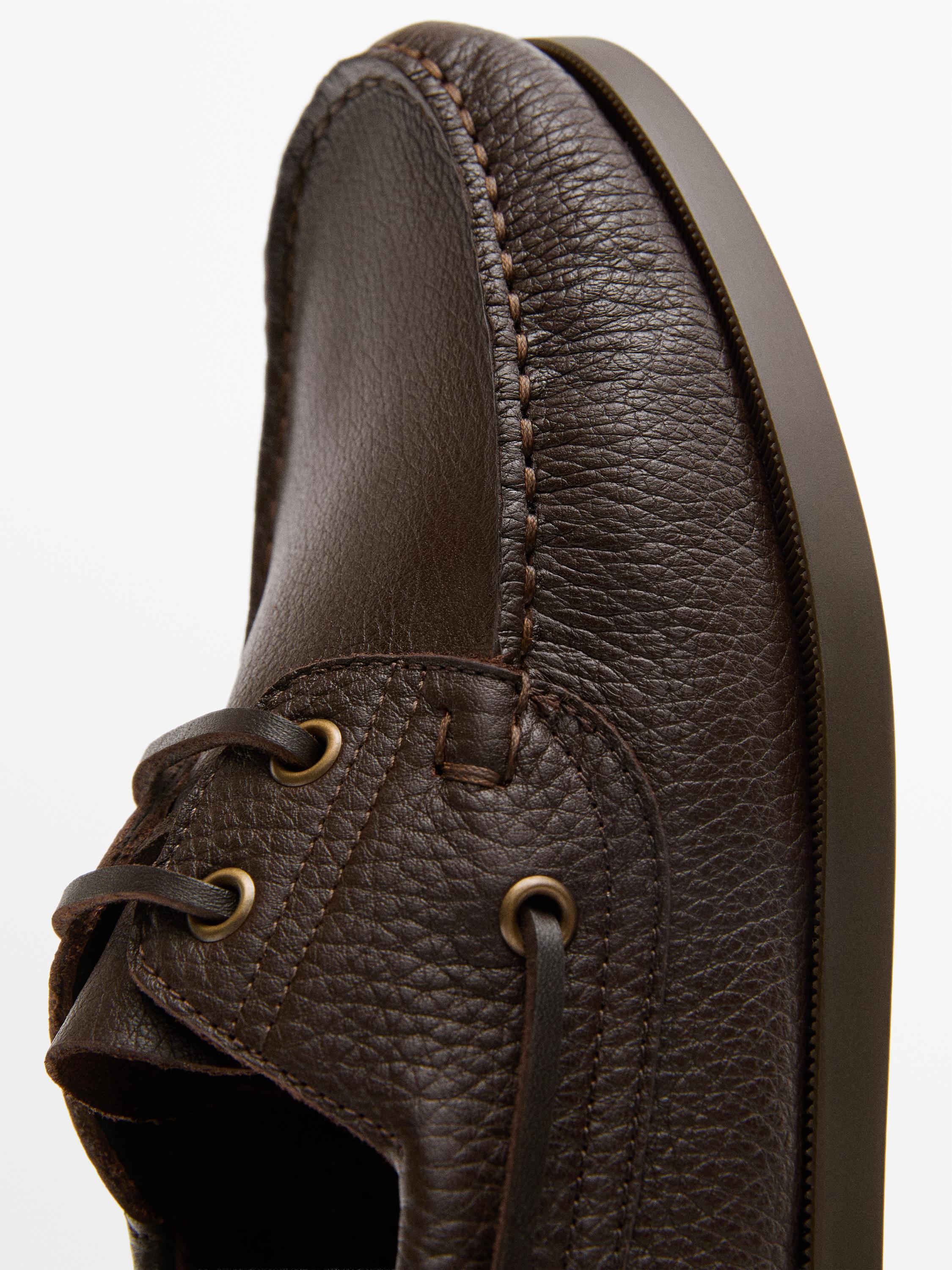 Leather deck shoes — BROWN