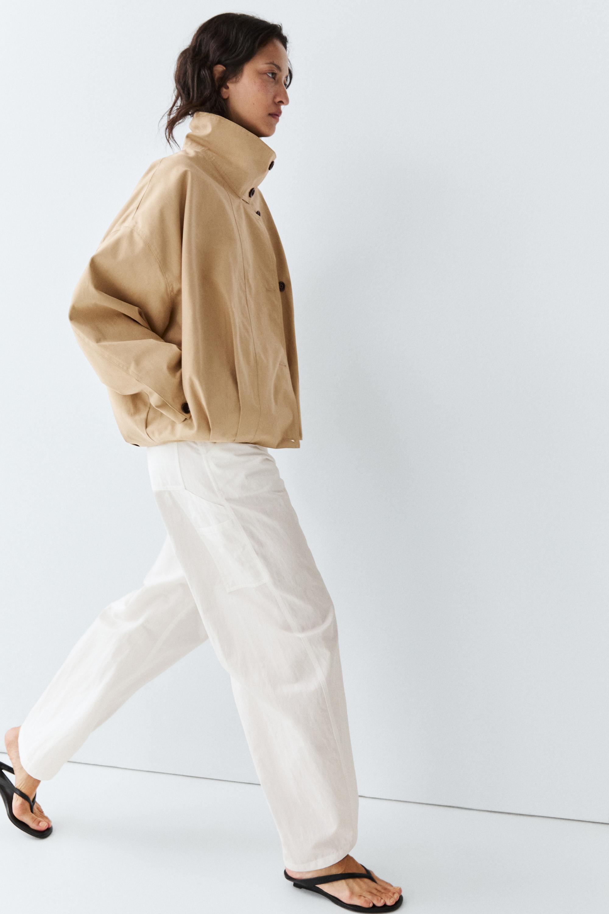 Pleated stand-collar bomber jacket — Beige