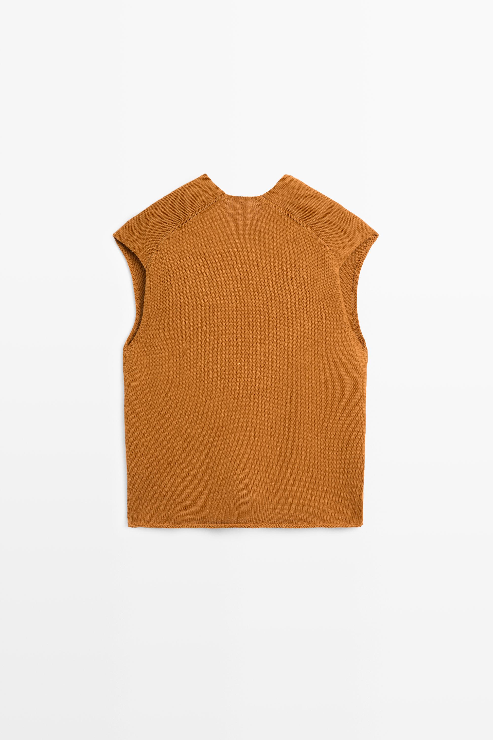 100% Cotton V-Neck Vest - STUDIO — Washed