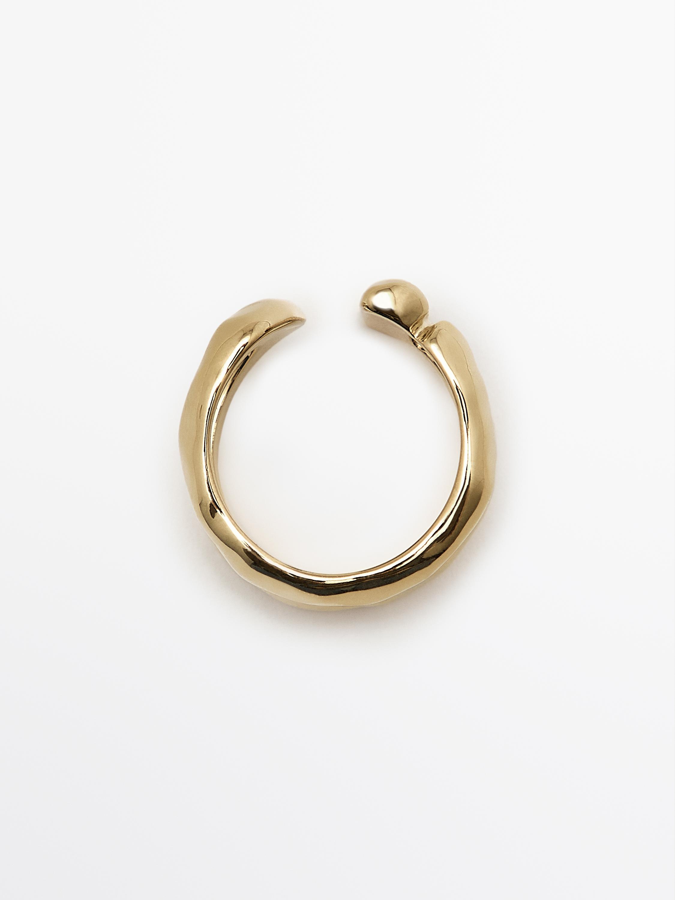 Horseshoe ring