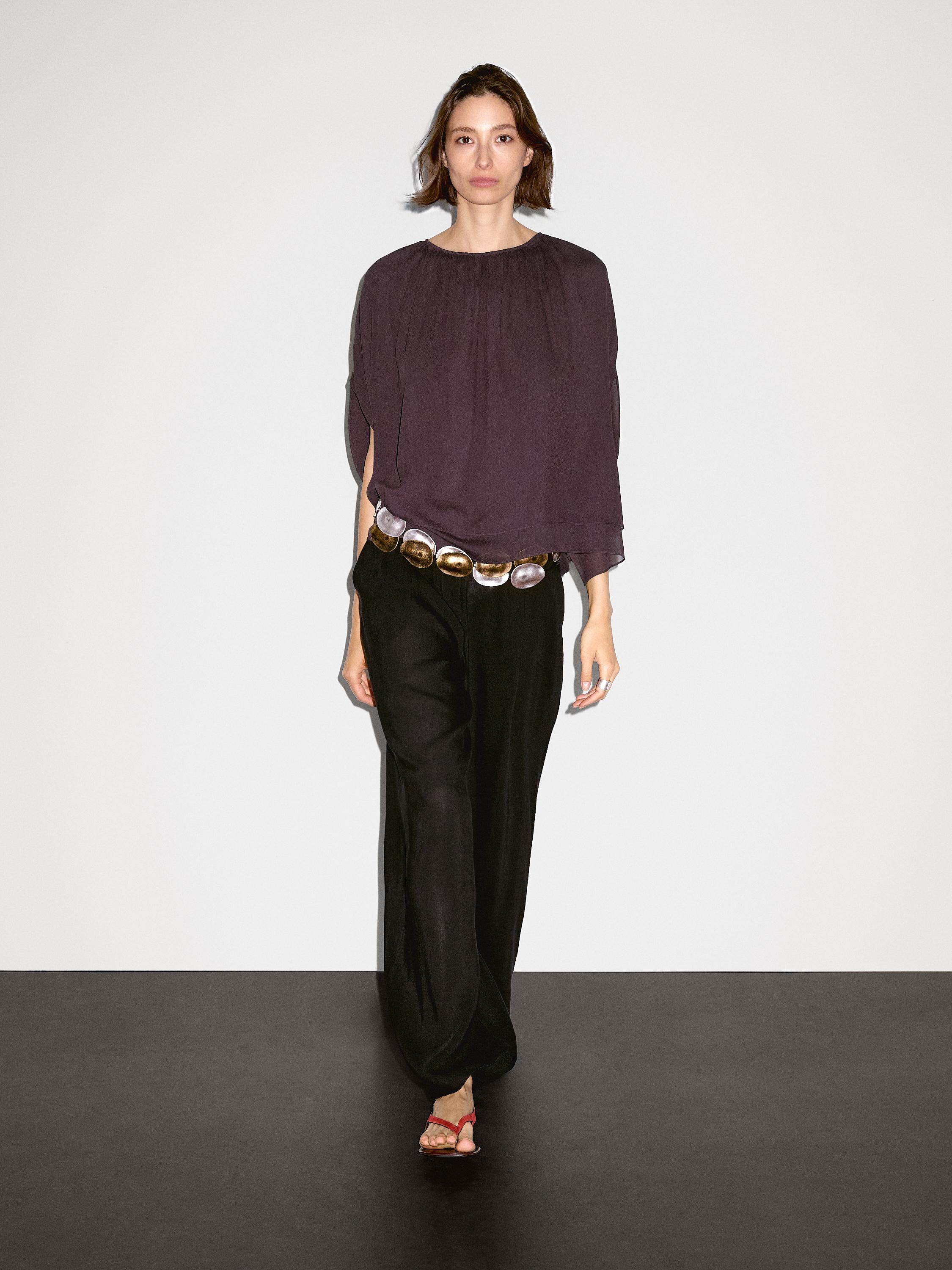 Short double-layer cape