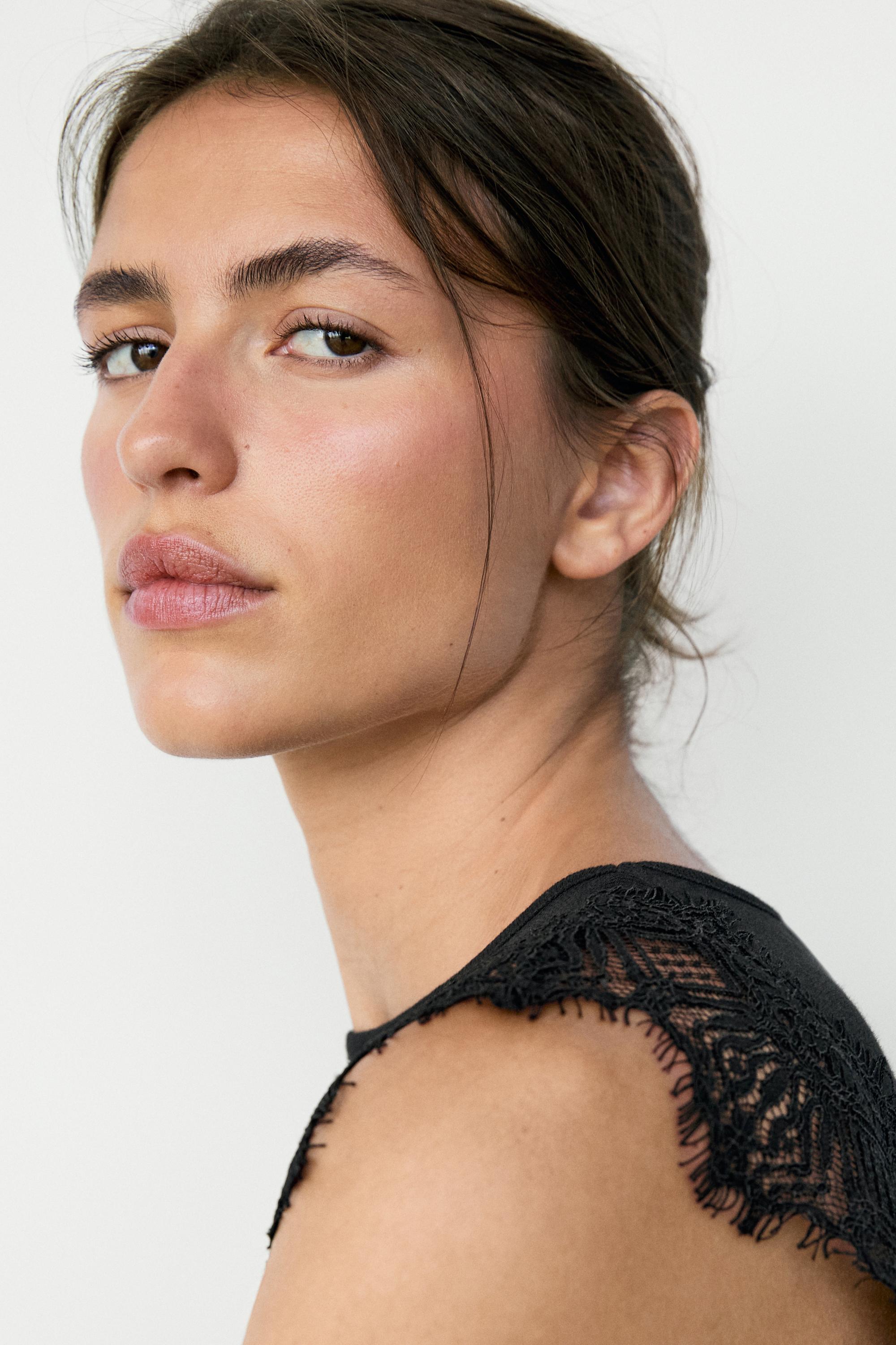 Sleeveless top with lace detail — BLACK
