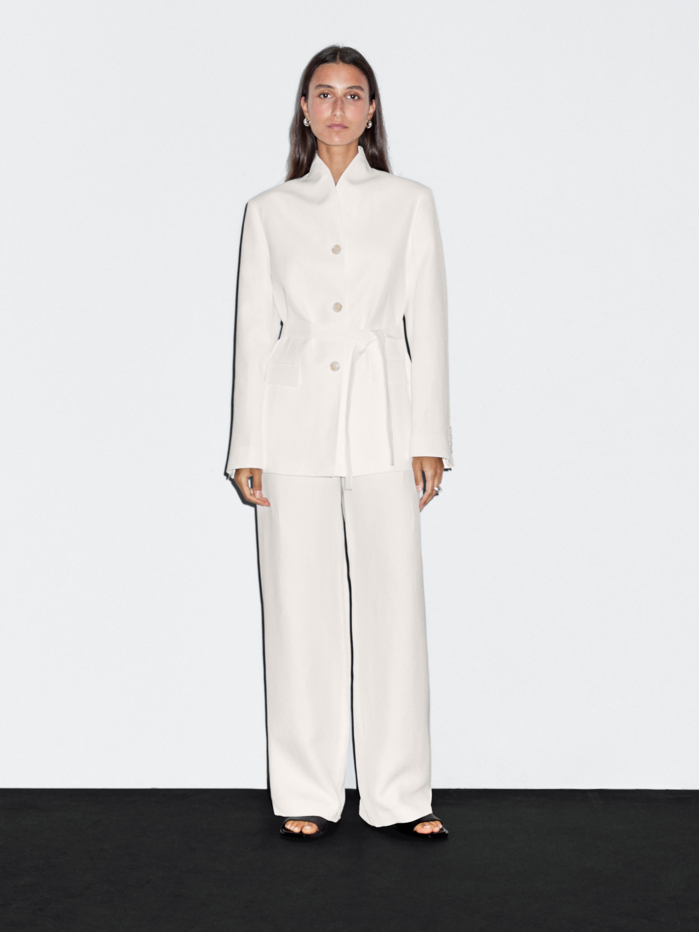 Veste de tailleur à col roulé