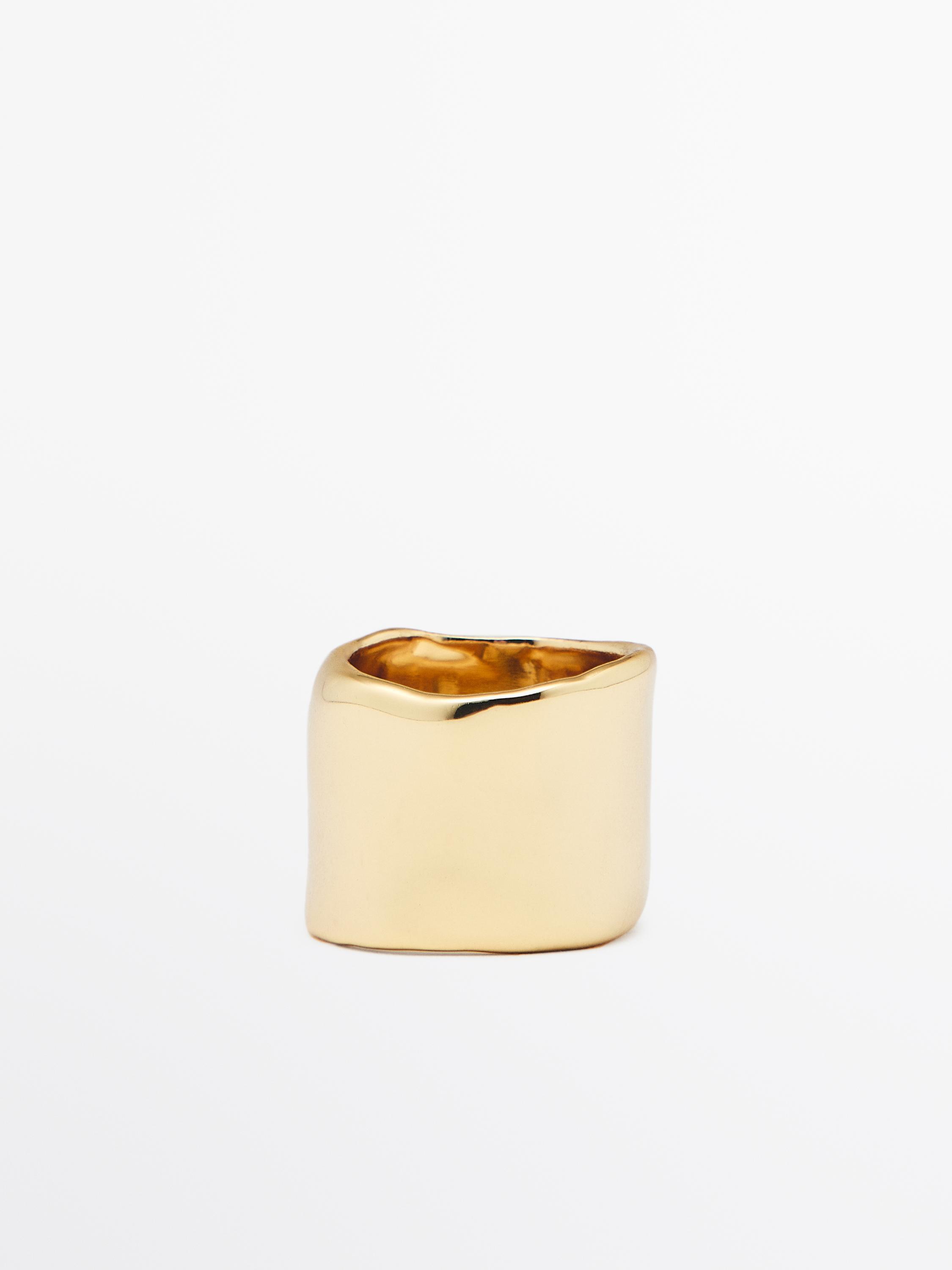 Wide ring