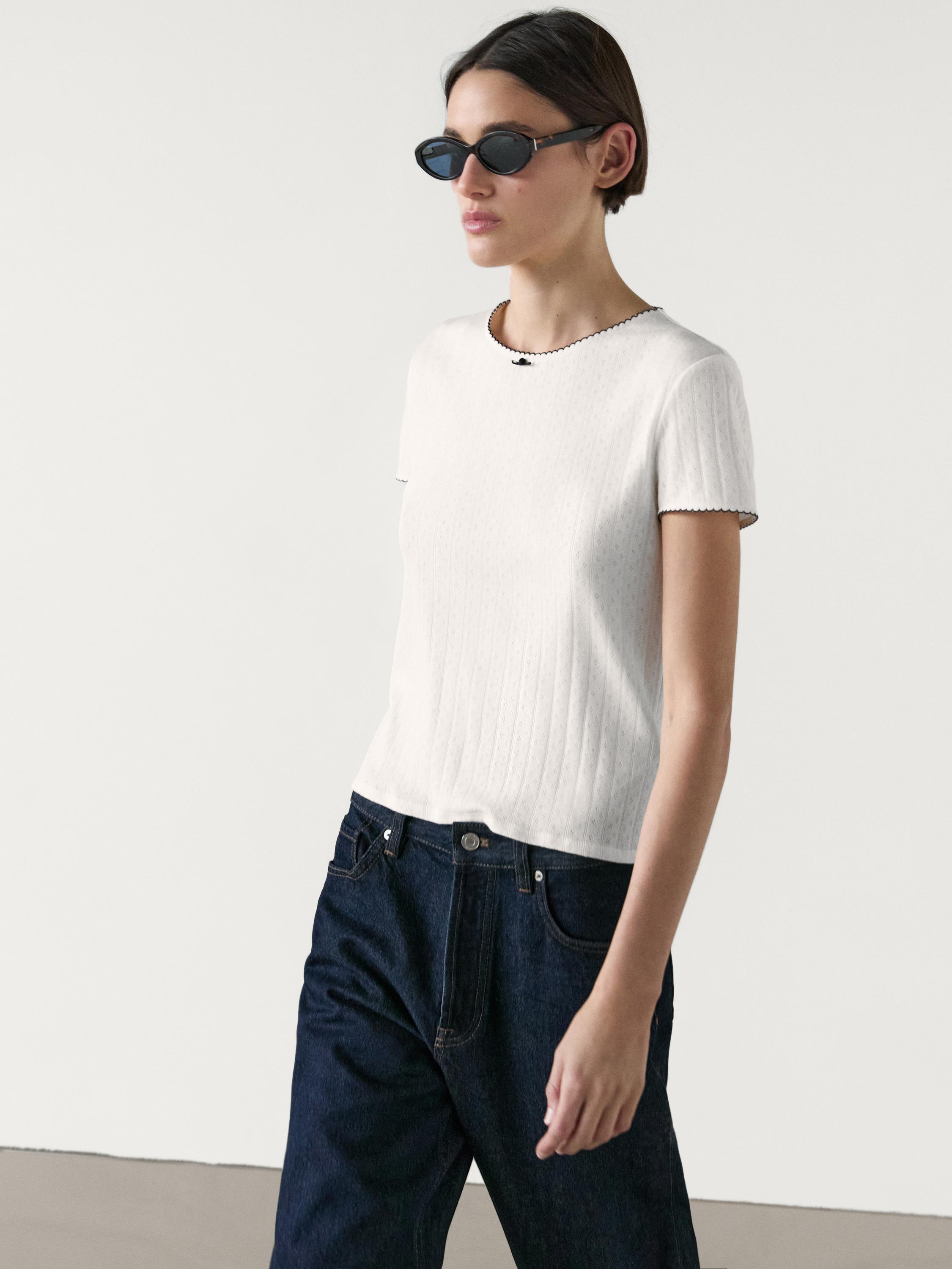 Short sleeve contrast T-shirt with bow detail