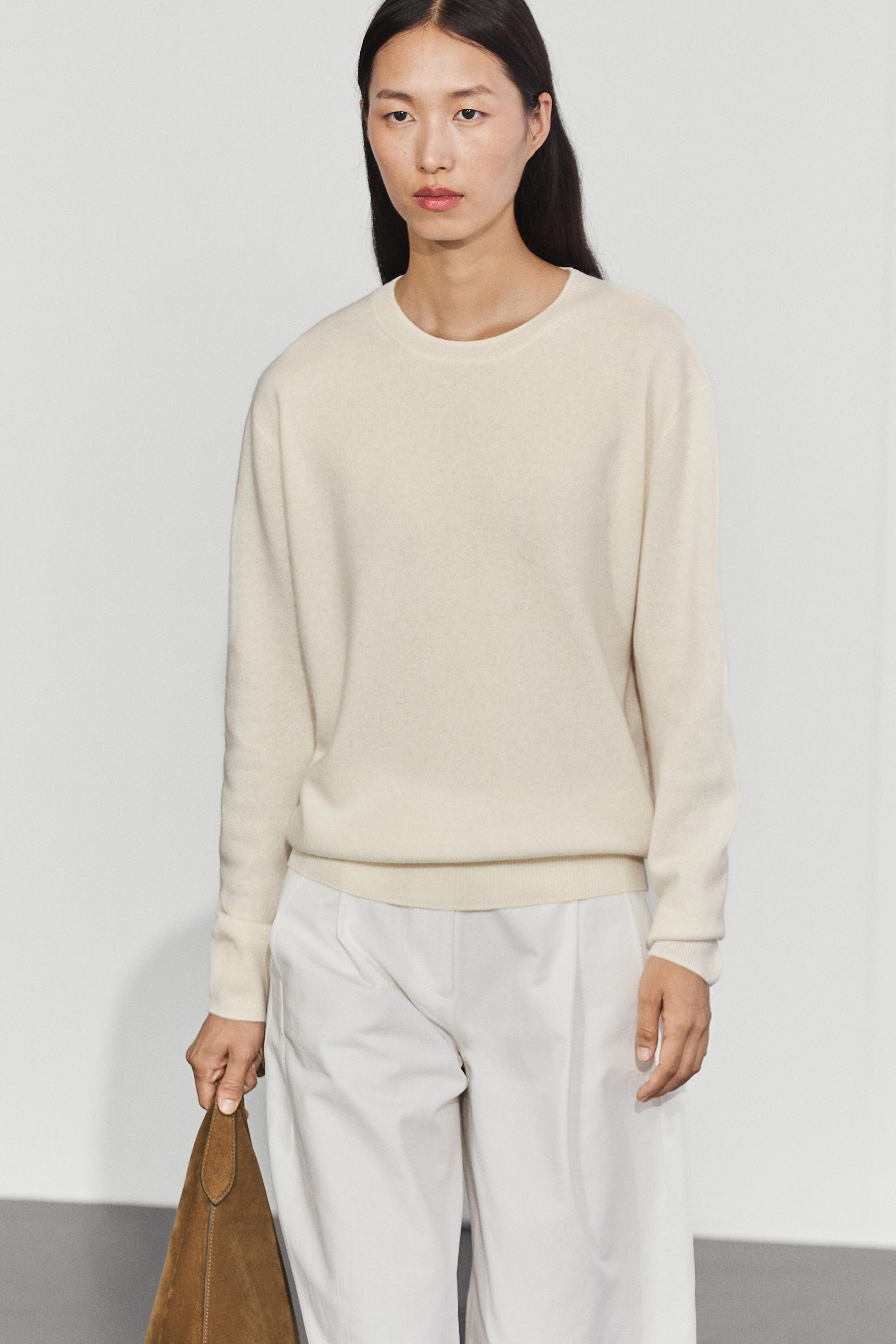 Wool blend knit sweater with round neck