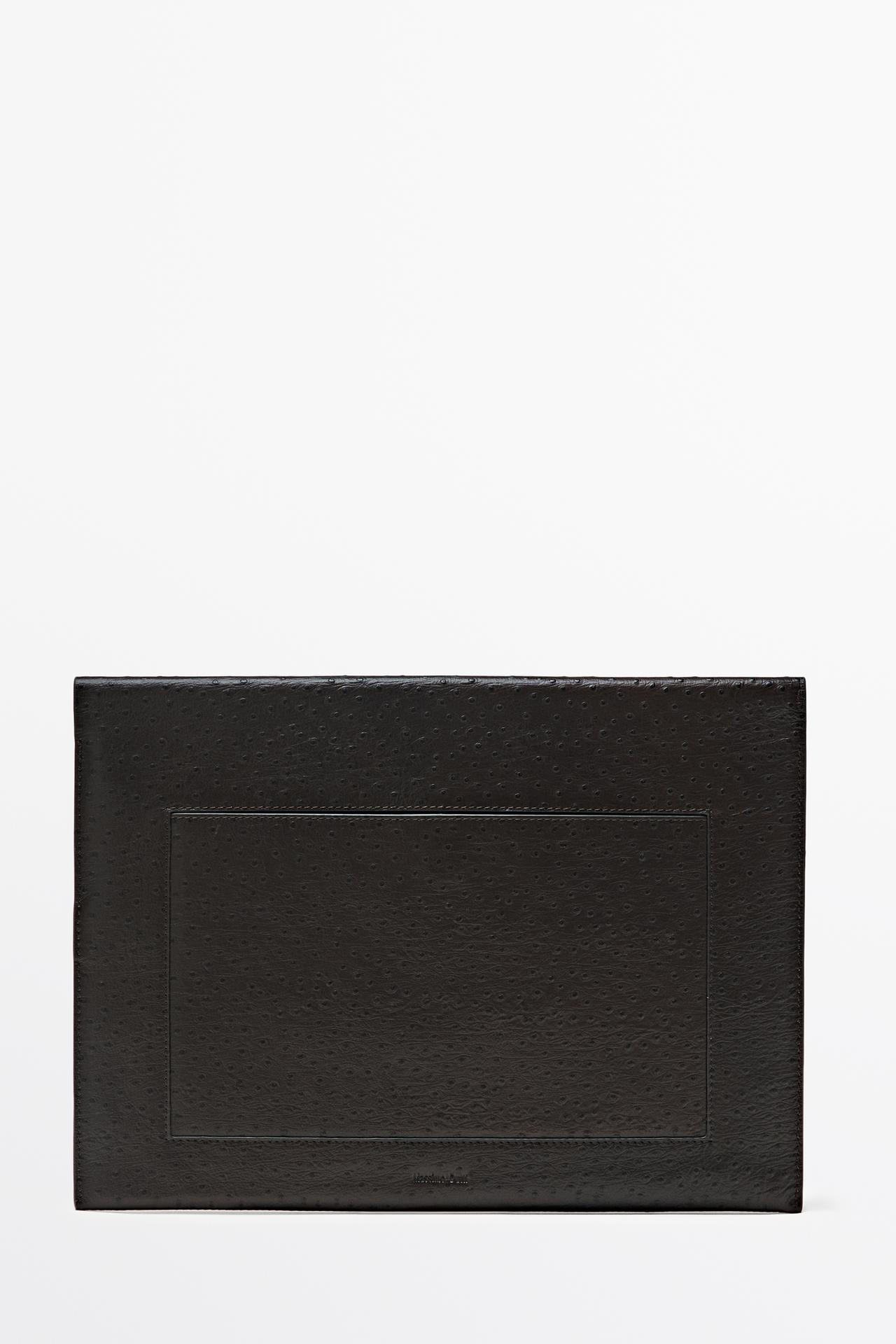 Textured laptop sleeve — BROWN