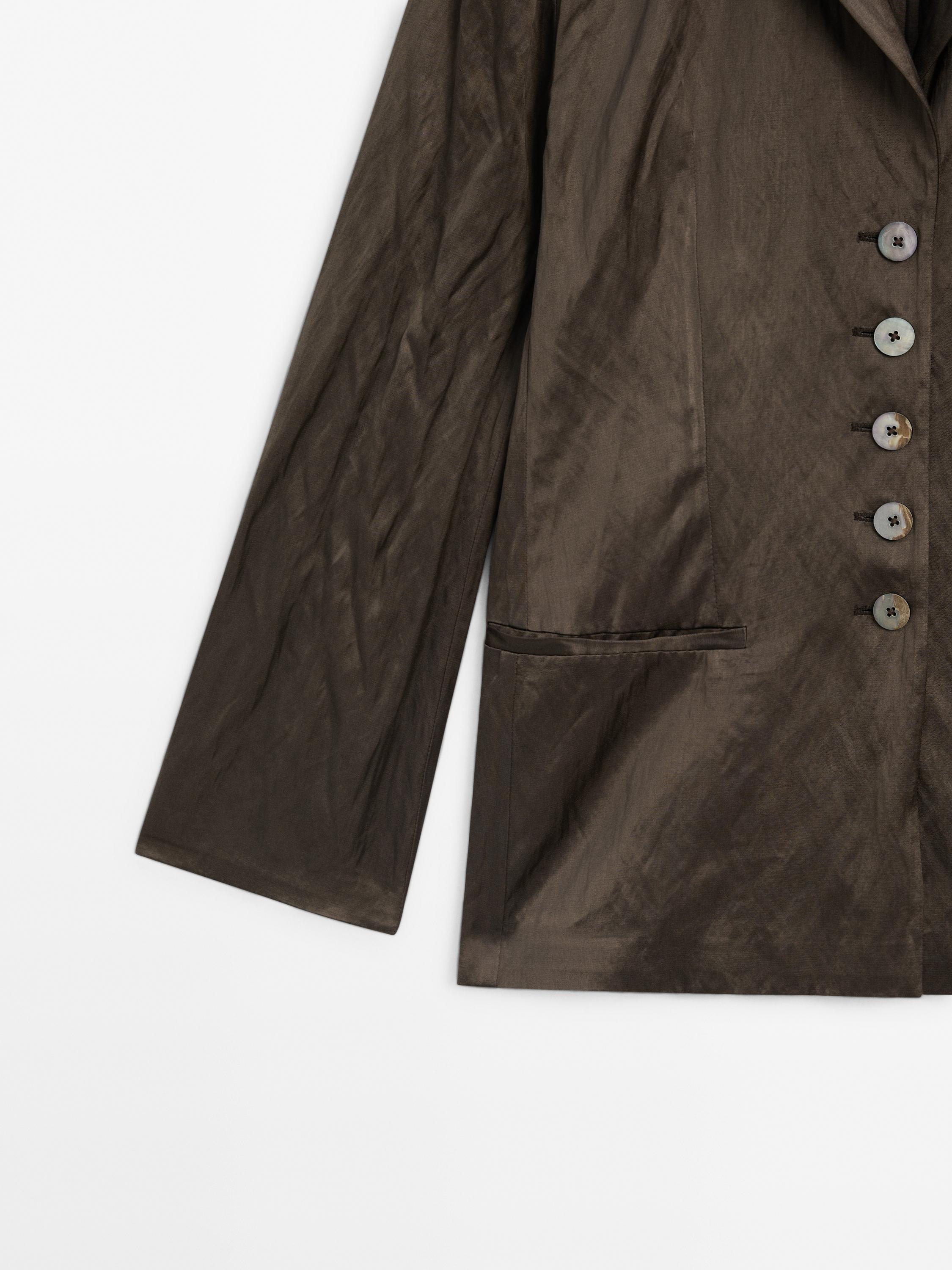 Creased-effect fitted satin blazer