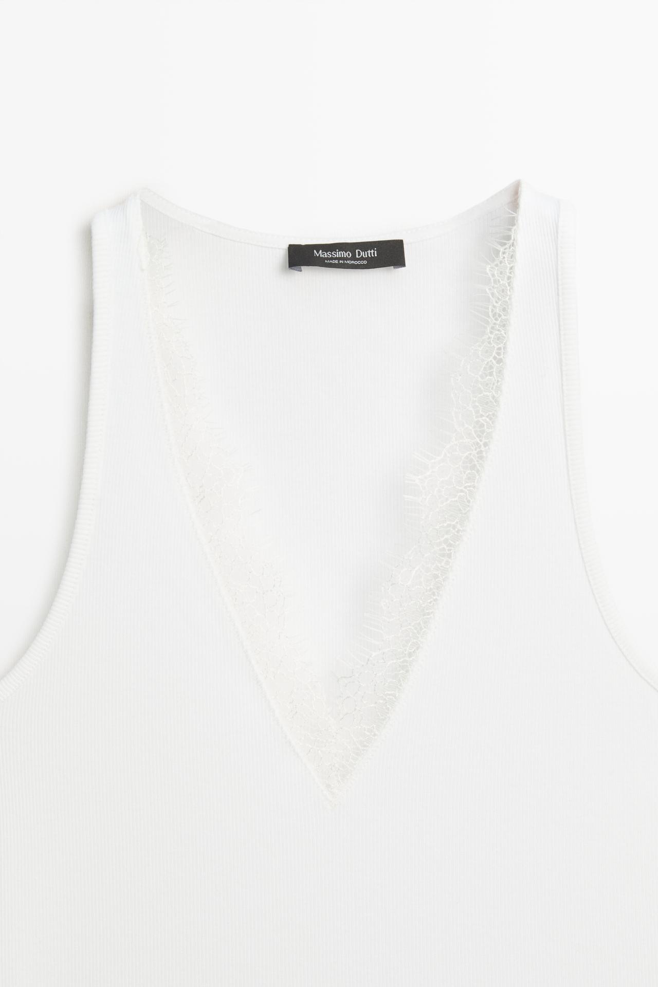 V-neck lace trim camisole top — CREAM