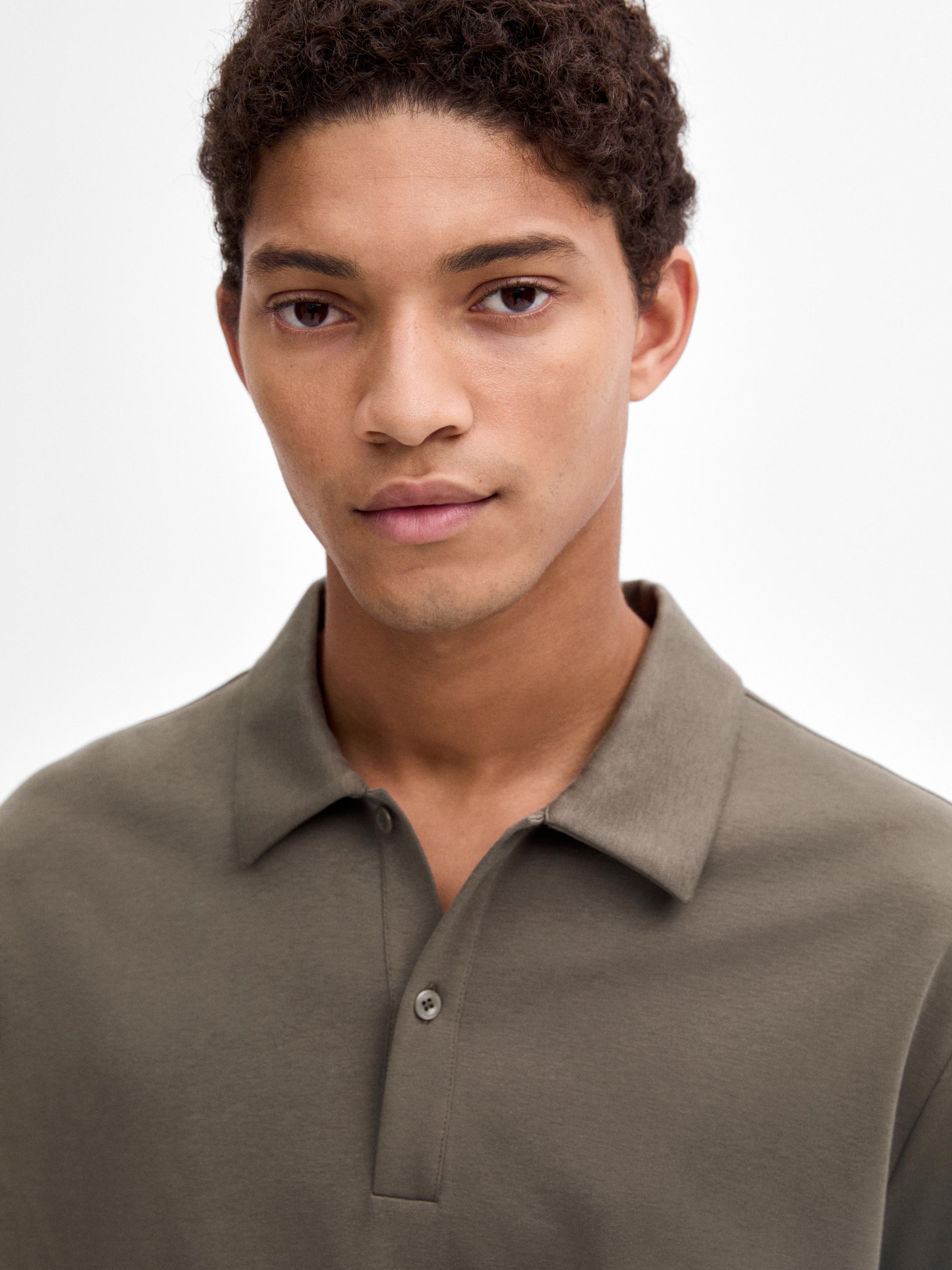 100% cotton polo shirt with buttoned collar